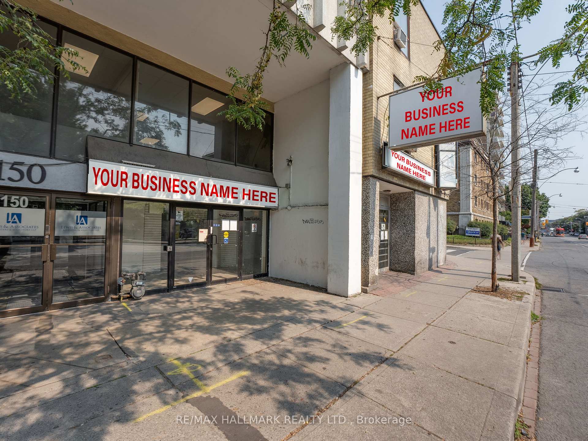 152 Carlton Street Toronto Ontario Canada Lease commercial Ruby Malik HomeLife/Miracle Realty Ltd., Brokerage*