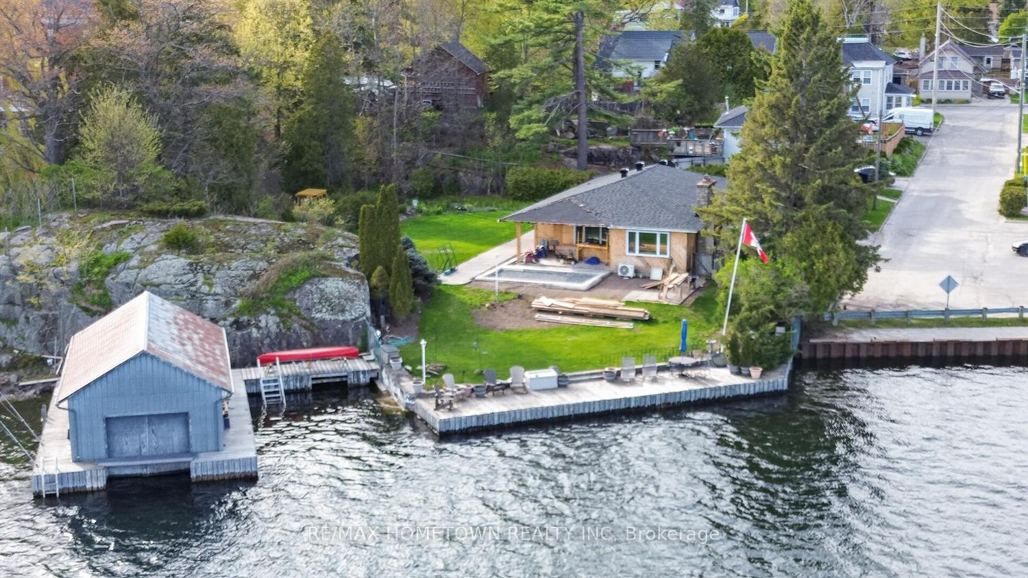 14 Thomas Street Brockville Ontario Canada Sale residential   HomeLife/DLK Real Estate Ltd., Brokerage*