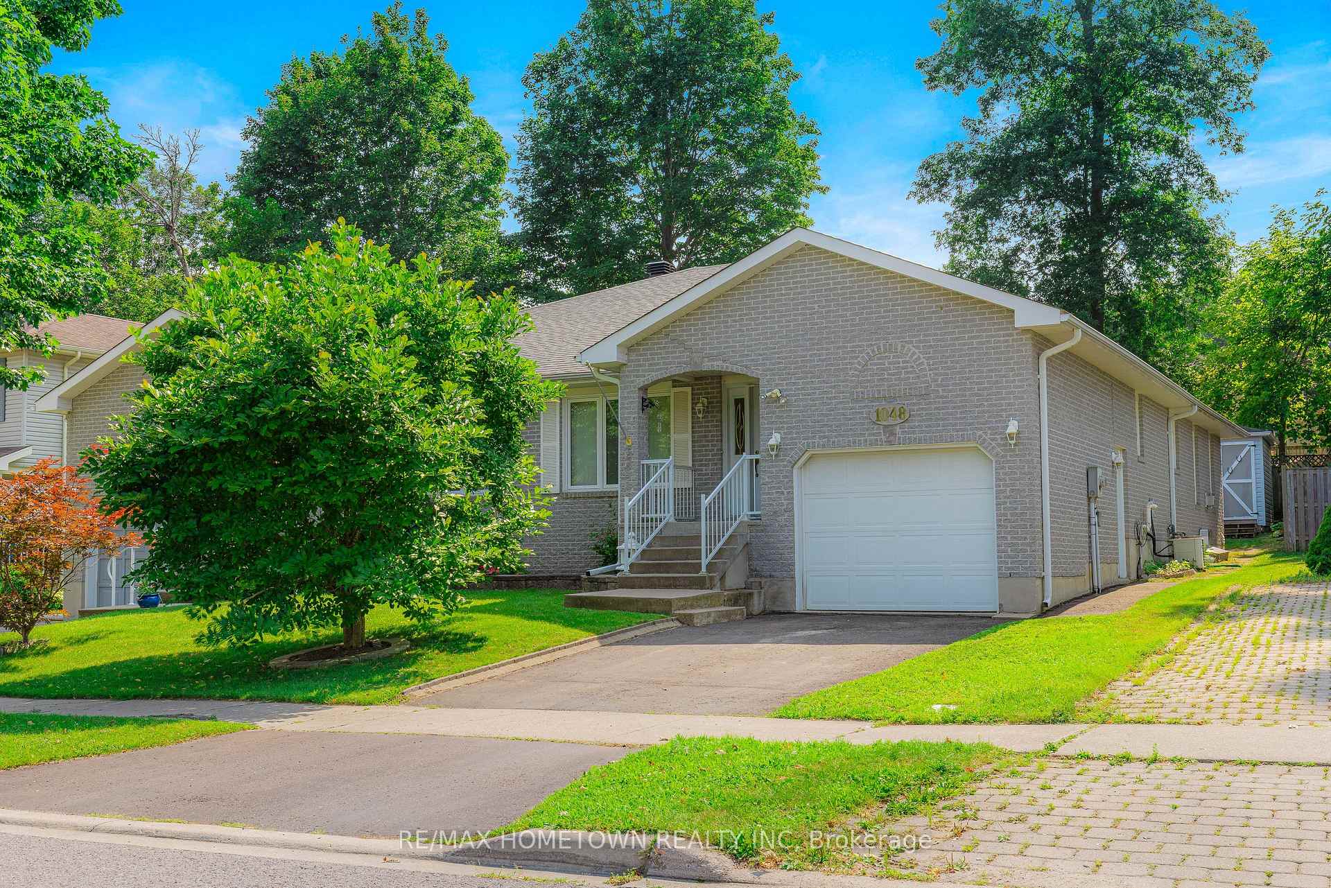 1048 Bridlewood Drive Brockville Ontario Canada Sale residential   HomeLife/DLK Real Estate Ltd., Brokerage*