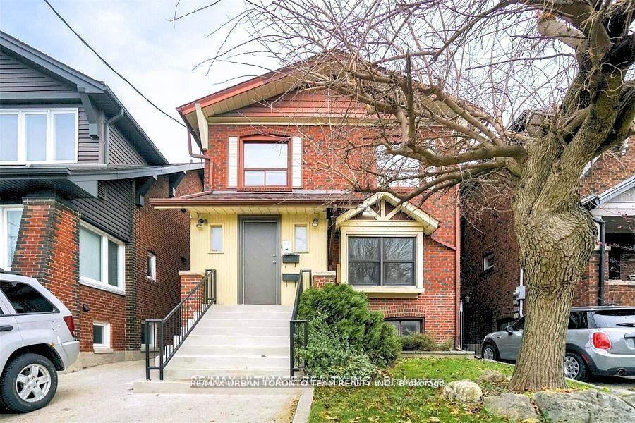 Upper - 745 Coxwell Avenue Toronto Ontario Canada Rent residential East York Homes and Condos Real Estate Homeward, Brokerage*