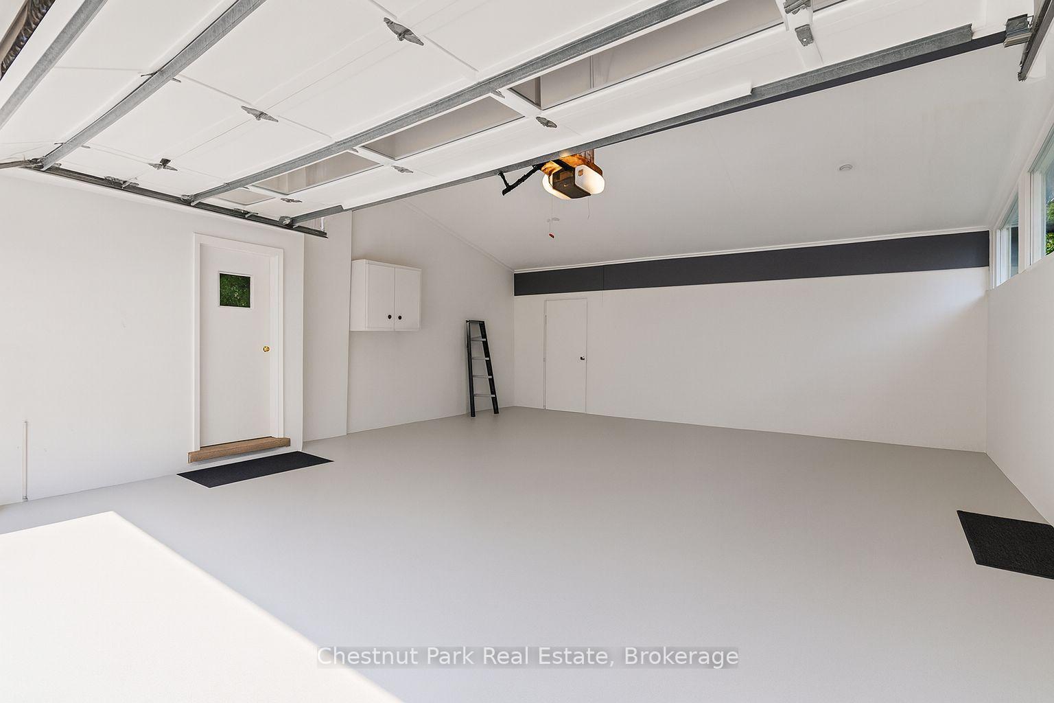5 Bedroom Single Family Home/House's Image 35