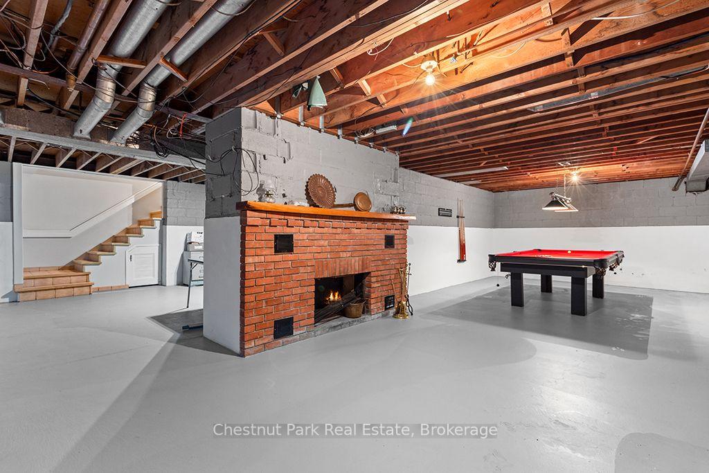 5 Bedroom Single Family Home/House's Image 31