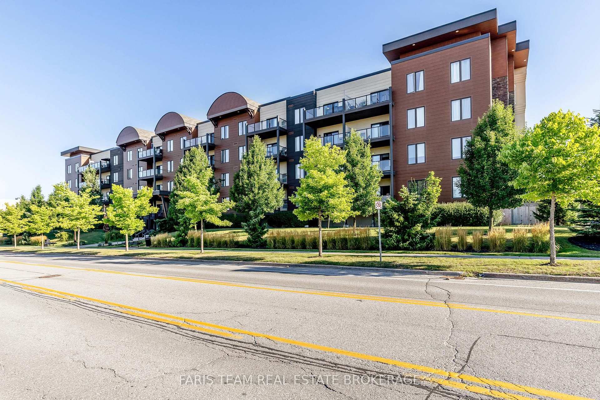 211 - 100 Dean Avenue Barrie Ontario Canada Sale residential Kim Gosling Sutton Group Incentive Realty Inc.,Brokerage*