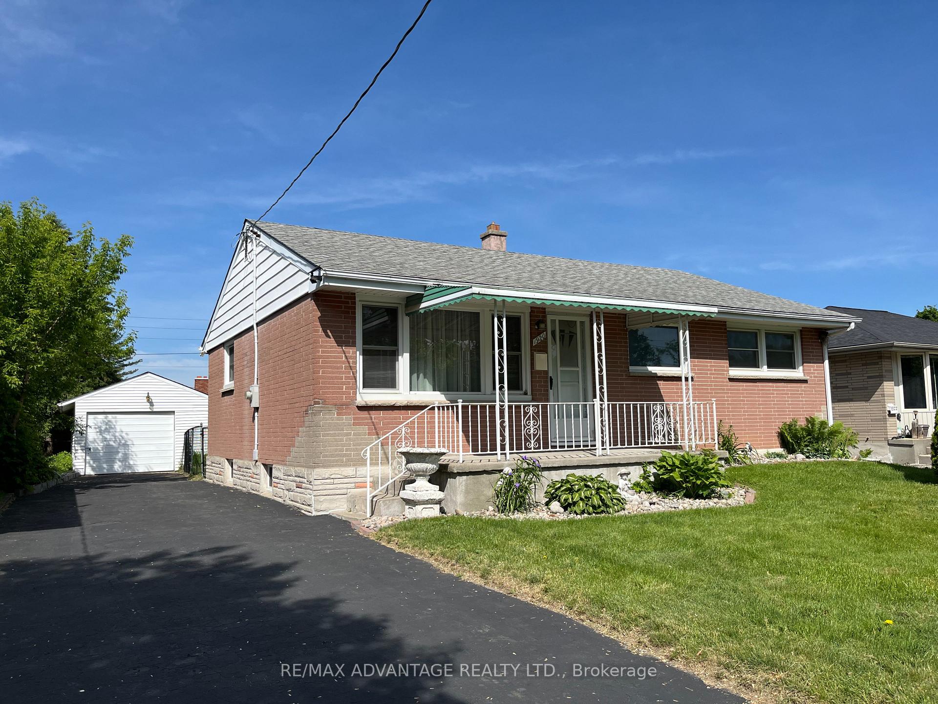 1920 Duluth Crescent London East Ontario Canada Sale residential   RE/MAX Advantage Realty Ltd., Brokerage*