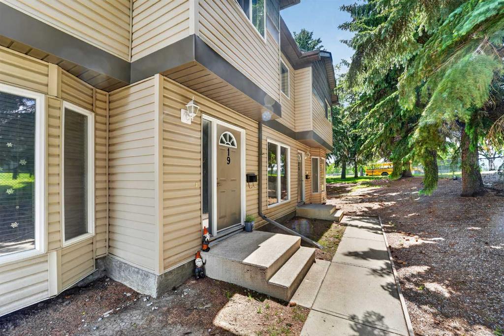 19 - 275 Columbia BV W Lethbridge Alberta Canada Sale residential   Ormston Realty Group at Real Broker