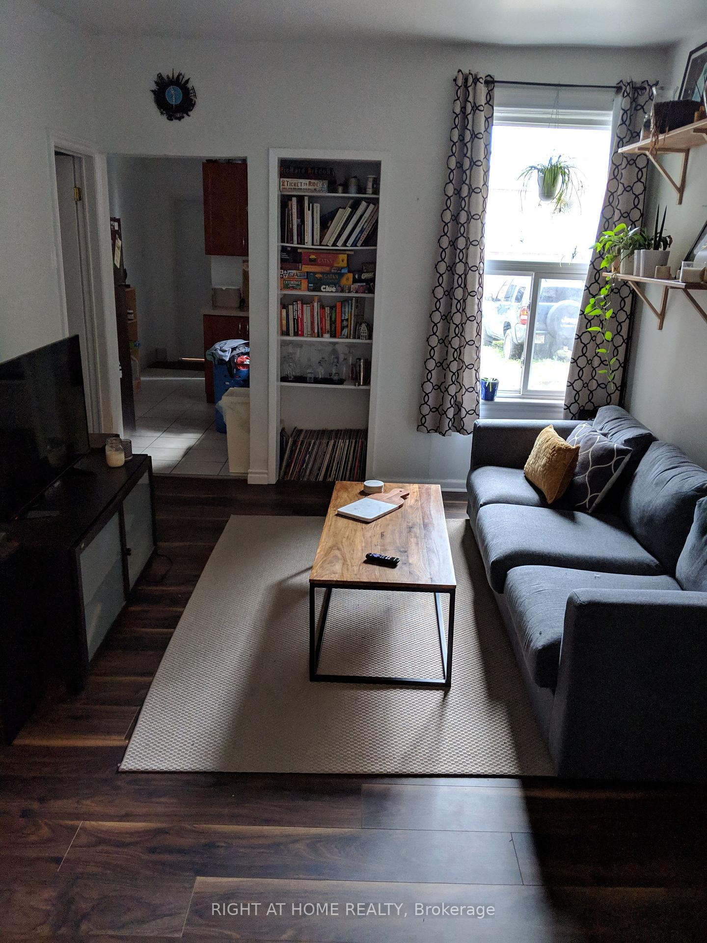1 - 715 Ossington Avenue Toronto Ontario Canada Rent residential Sal Abouchala Right at Home Realty, Brokerage*