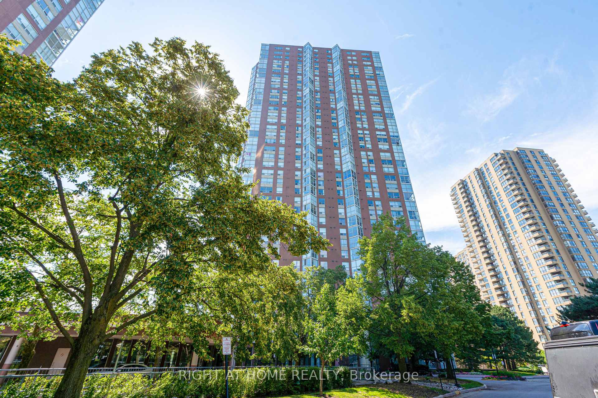2211 - 5 Concorde Place Toronto Ontario Canada Rent residential East York Homes and Condos Real Estate Homeward, Brokerage*