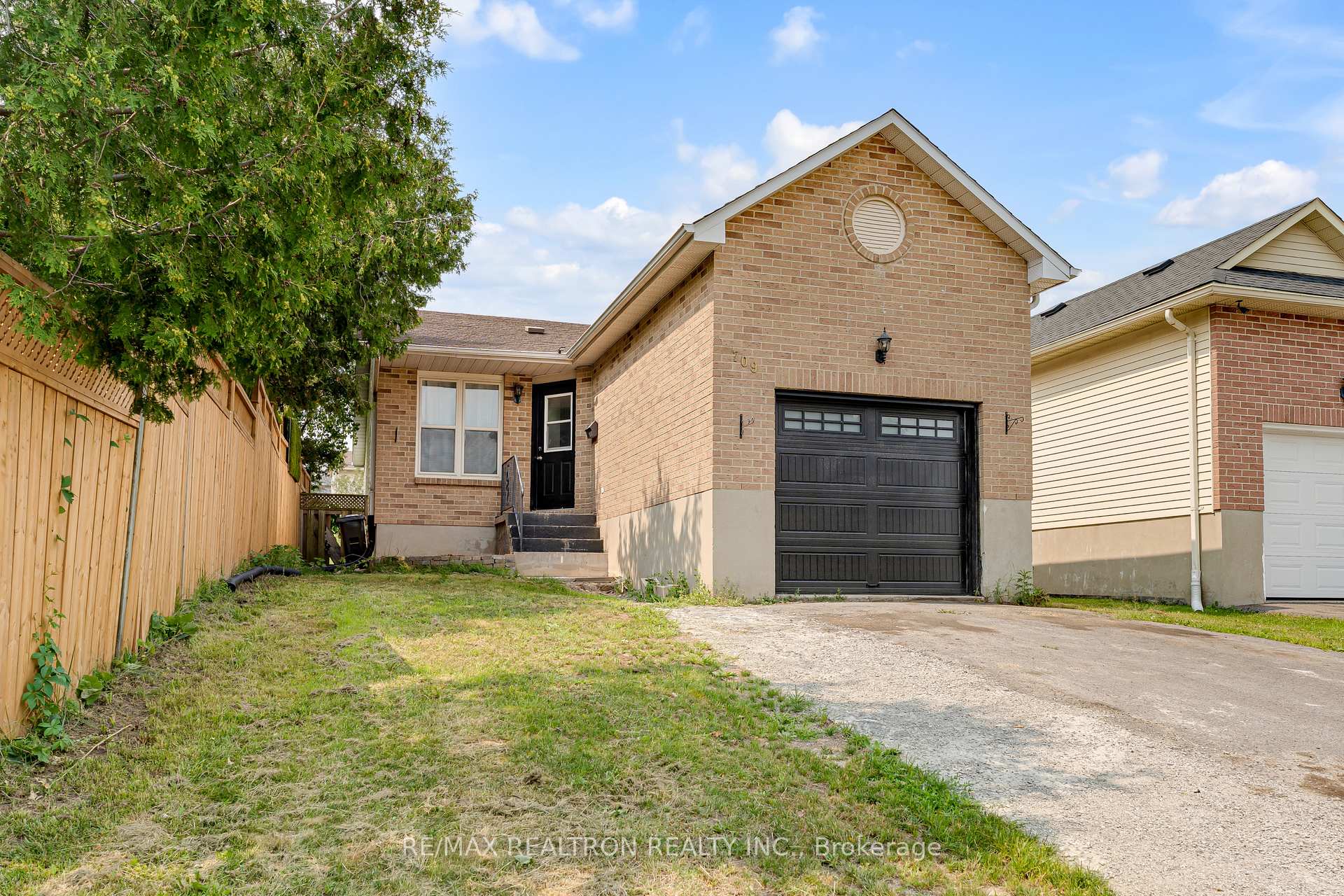 709 Ridley Drive Kingston Ontario Canada Sale residential RON COMMODORE RE/MAX Realtron Realty, Inc. Brokerage*