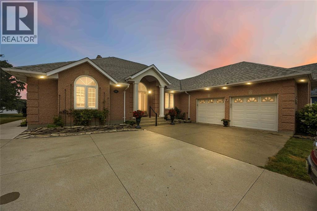 4352 LAMBTON LANE Plympton-Wyoming Ontario Canada Sale residential Kevin Thompson RE/MAX PRIME PROPERTIES UNIQUE GROUP, BROKERAGE