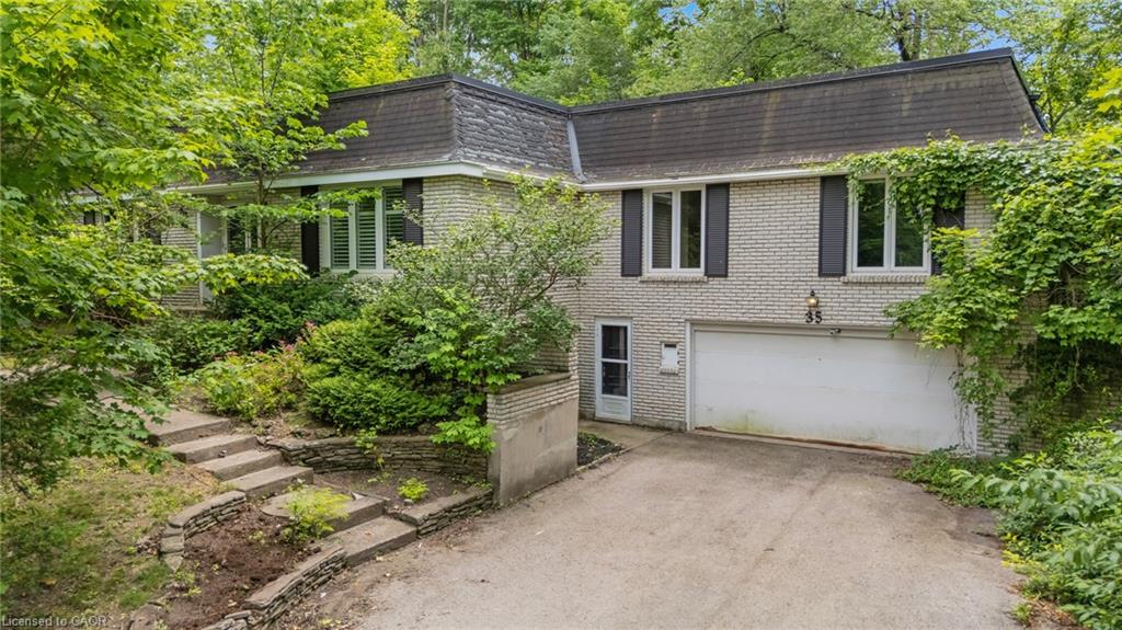 35 Maple Hill Drive Kitchener Ontario Canada Sale residential Tia Deutschmann RE/MAX Real Estate Centre Inc., Brokerage*