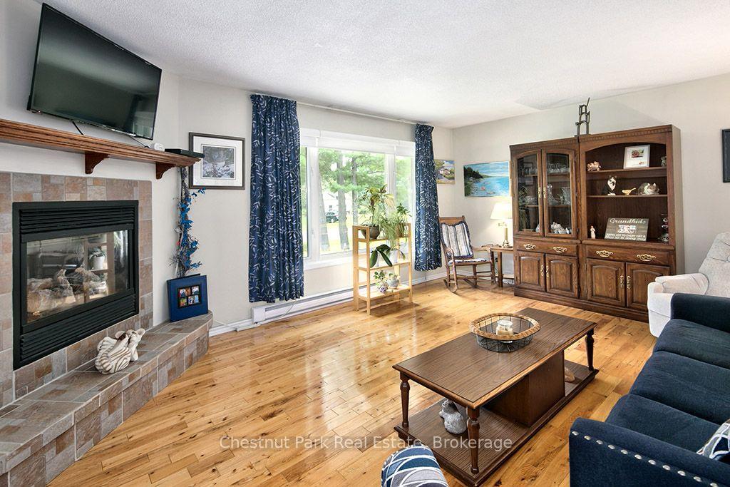 4 Bedroom Single Family Home/House's Image 8