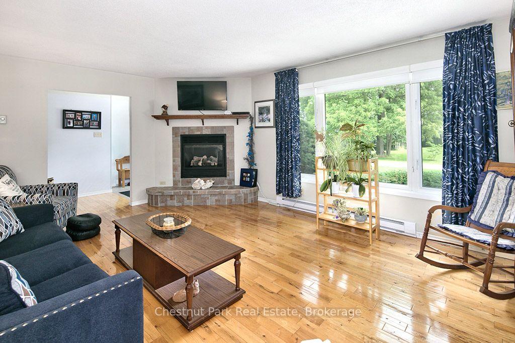 4 Bedroom Single Family Home/House's Image 9