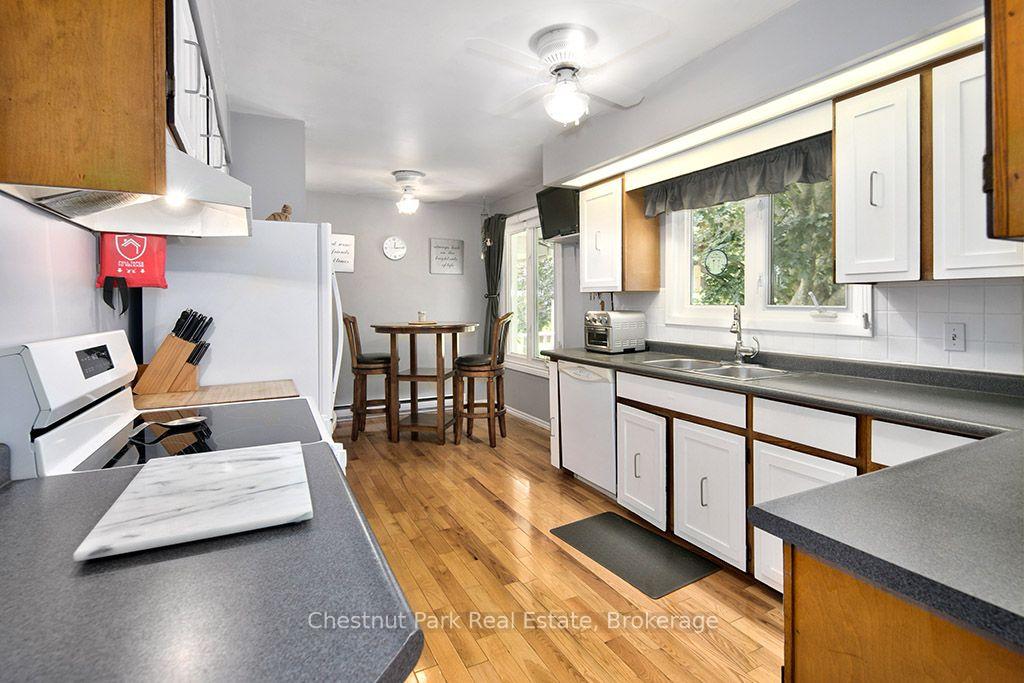 4 Bedroom Single Family Home/House's Image 10