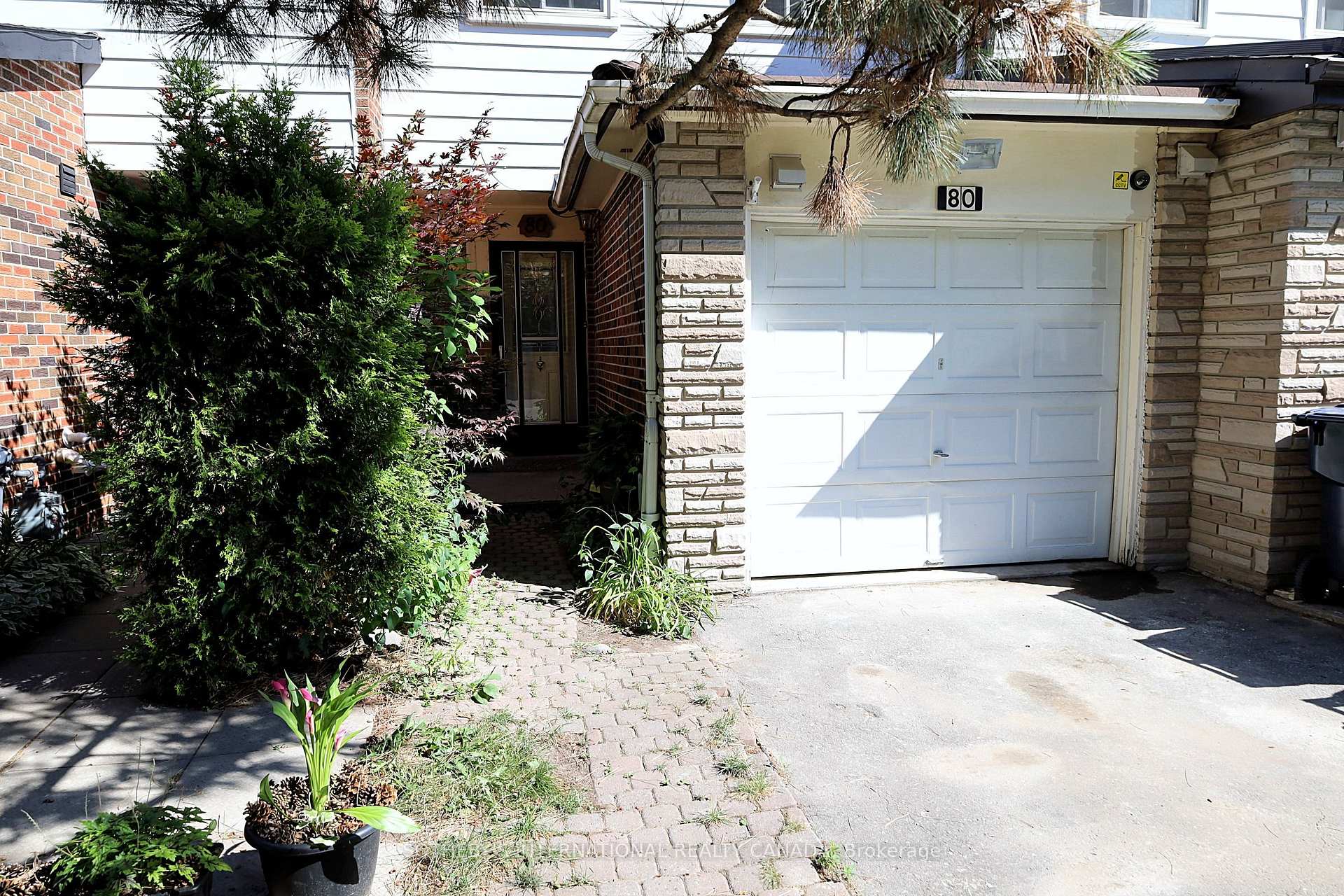 80 Halsey Avenue Toronto Ontario Canada Rent residential Jennifer Singh InCom Brokerage Example