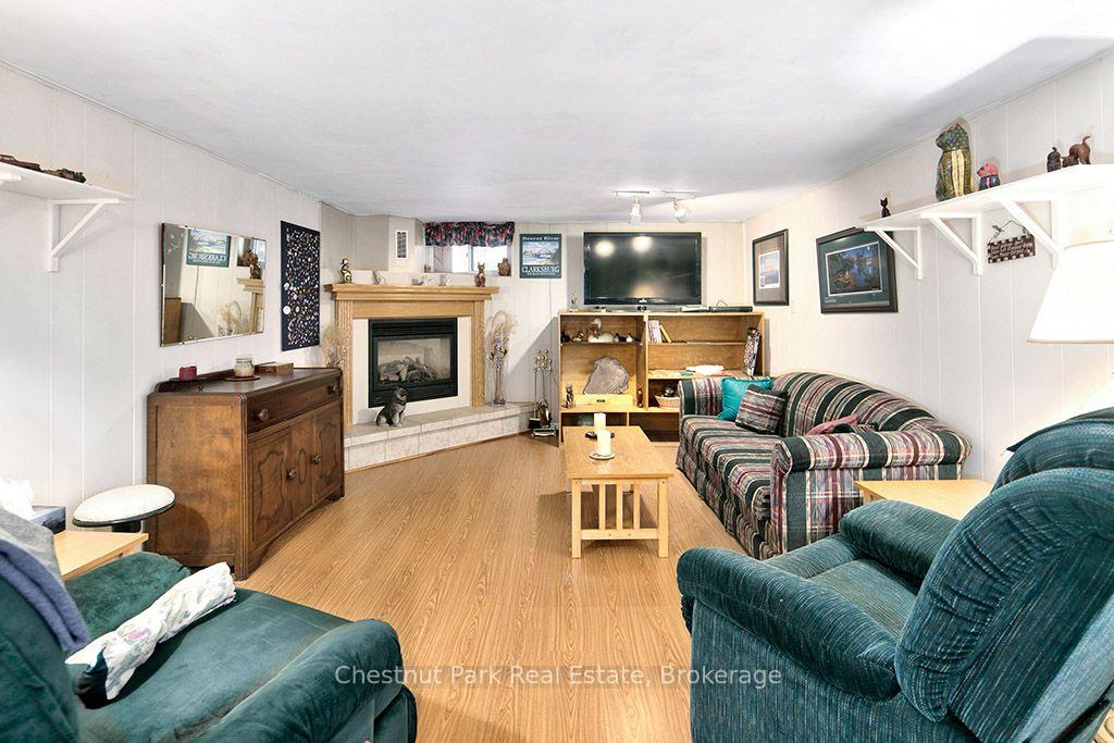 4 Bedroom Single Family Home/House's Image 32