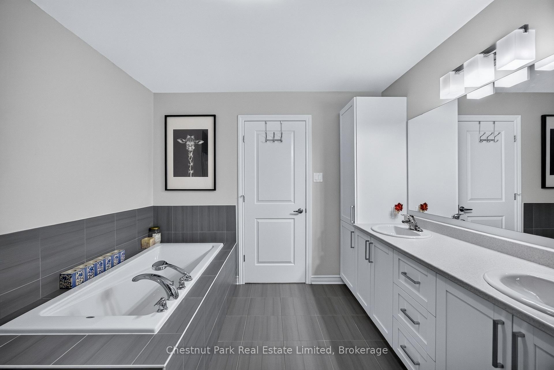 3 Bedroom Villa/Townhouse's Image 31