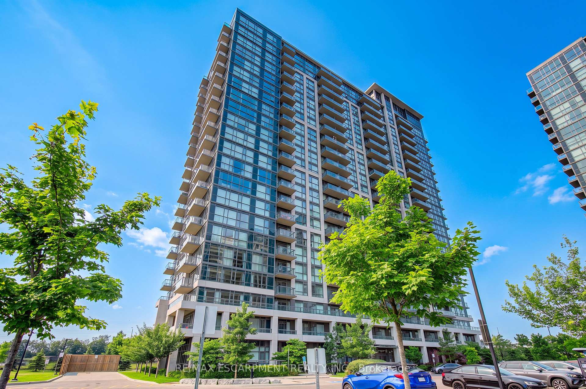 107 - 349 Rathburn Road W Mississauga Ontario Canada Sale residential SHANNON MCCOUBREY RE/MAX Escarpment Realty Inc., Brokerage*