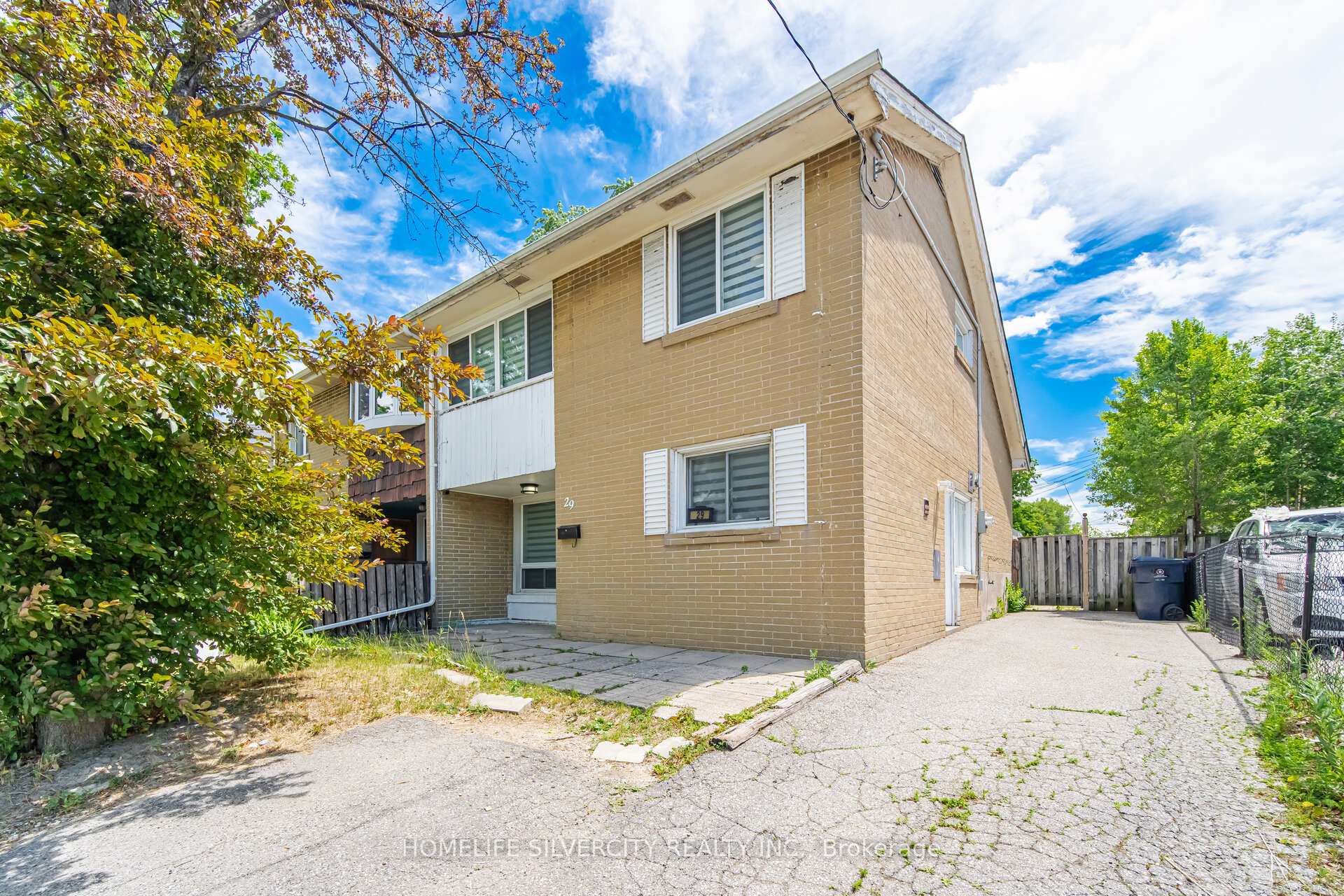 29 Brookmere Road Toronto Ontario Canada Sale residential Baljinder Sara HomeLife Silvercity Realty Inc., Brokerage *