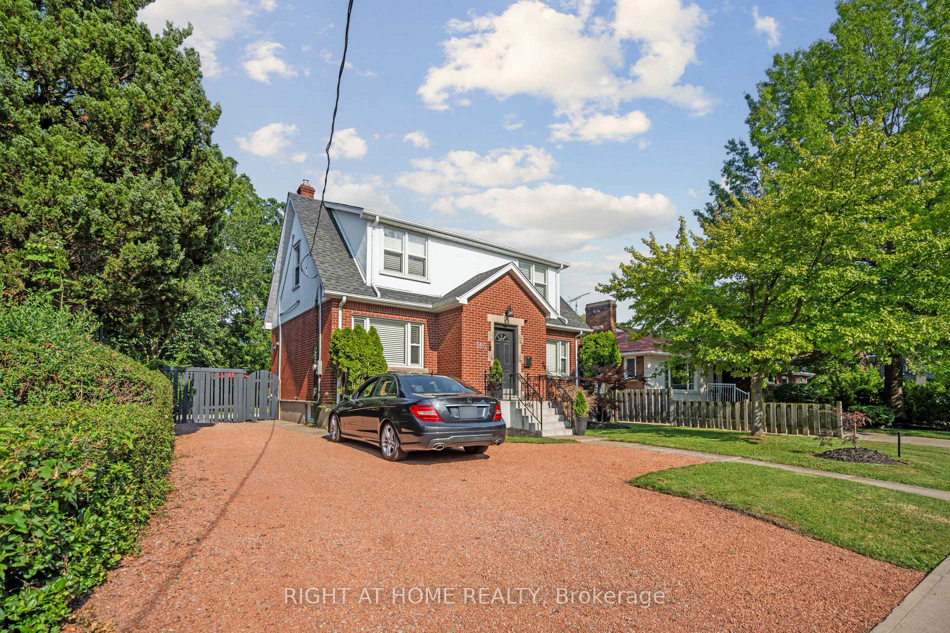 105 Glenridge Avenue St. Catharines Ontario Canada Sale residential Stoyanka Georgieva Right at Home Realty, Brokerage*