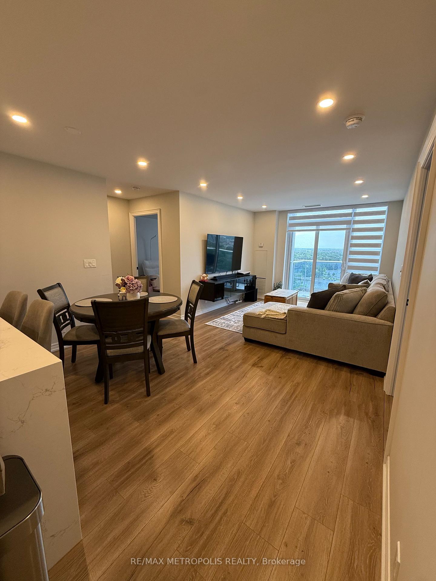 1618 - 33 Cox Boulevard Markham Ontario Canada Rent residential Yvette Johnston RE/MAX Metropolis Realty Brokerage*