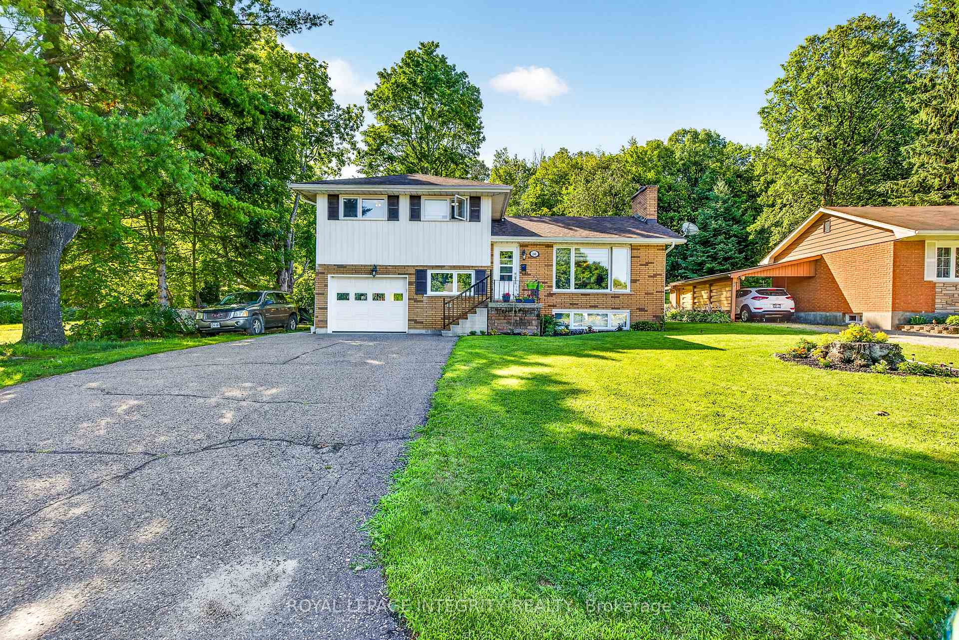 241 Wade Avenue Renfrew Ontario Canada Sale residential Sorin Vaduva ROYAL LEPAGE INTEGRITY REALTY, BROKERAGE