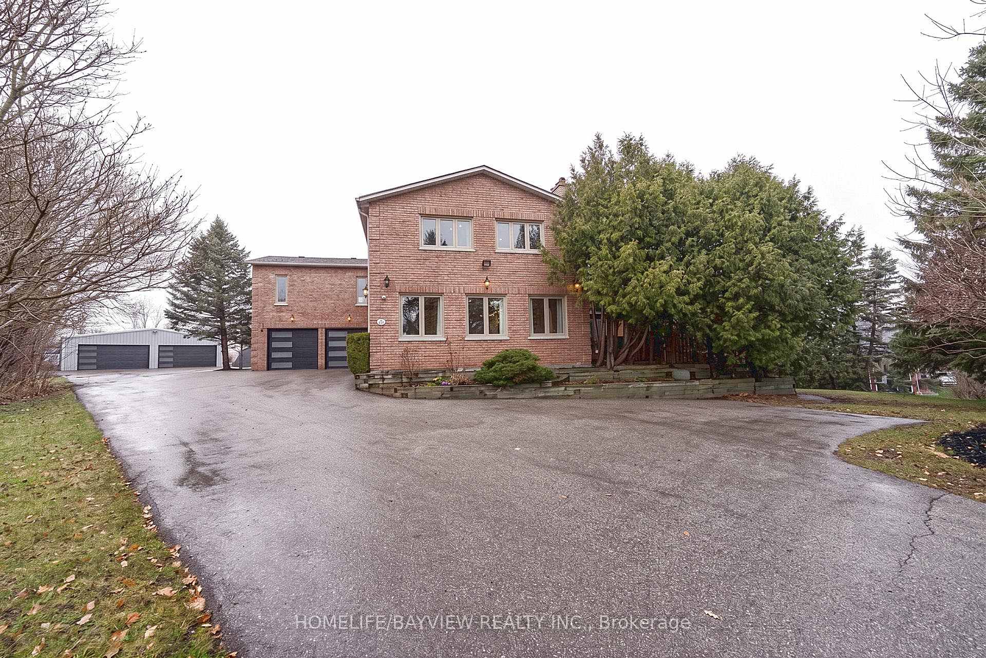 25 Whispering Pine Trail Aurora Ontario Canada Sale residential Allen Saghatchi HomeLife/Bayview Realty Inc., Brokerage*