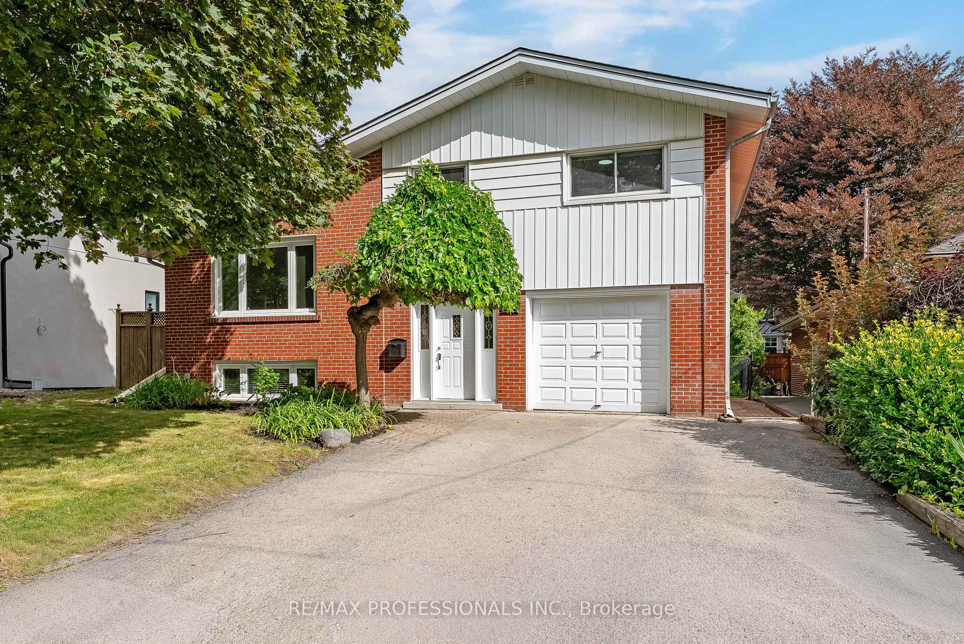 89 Glen Agar Drive Toronto Ontario Canada Sale residential Adele McGovern RE/MAX West Realty Inc., Brokerage *