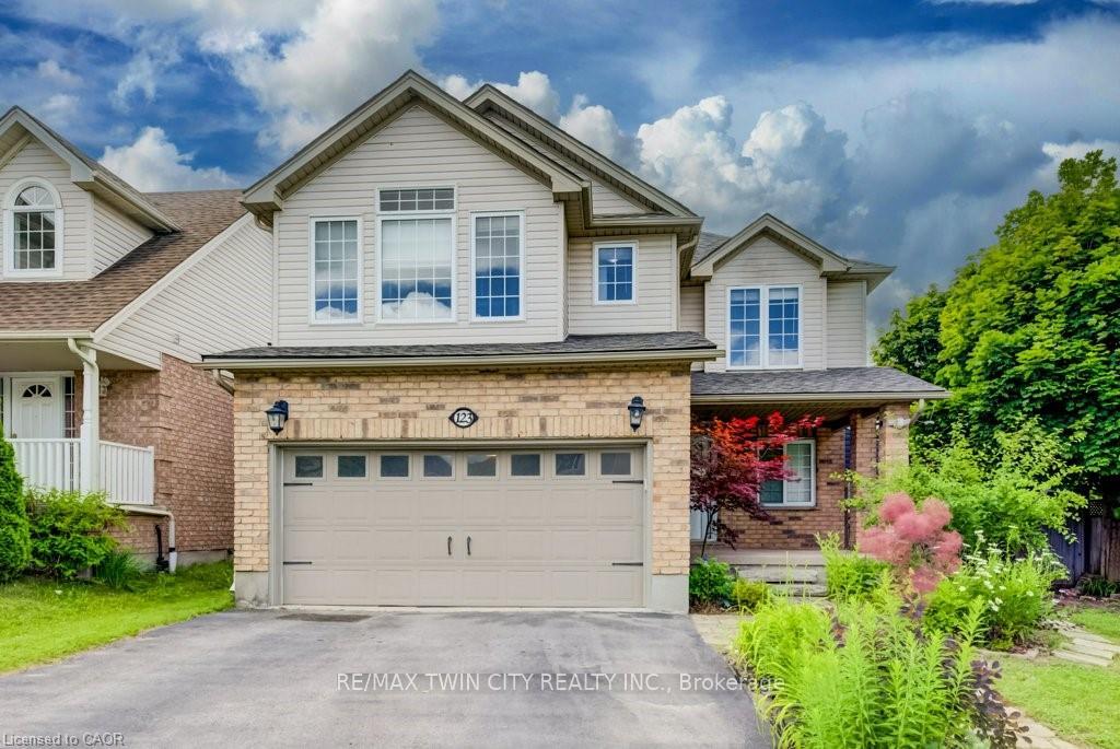 123 FOREST EDGE Trail Kitchener Ontario Canada Sale residential Jon Hiller RE/MAX Twin City Realty Inc., Brokerage*