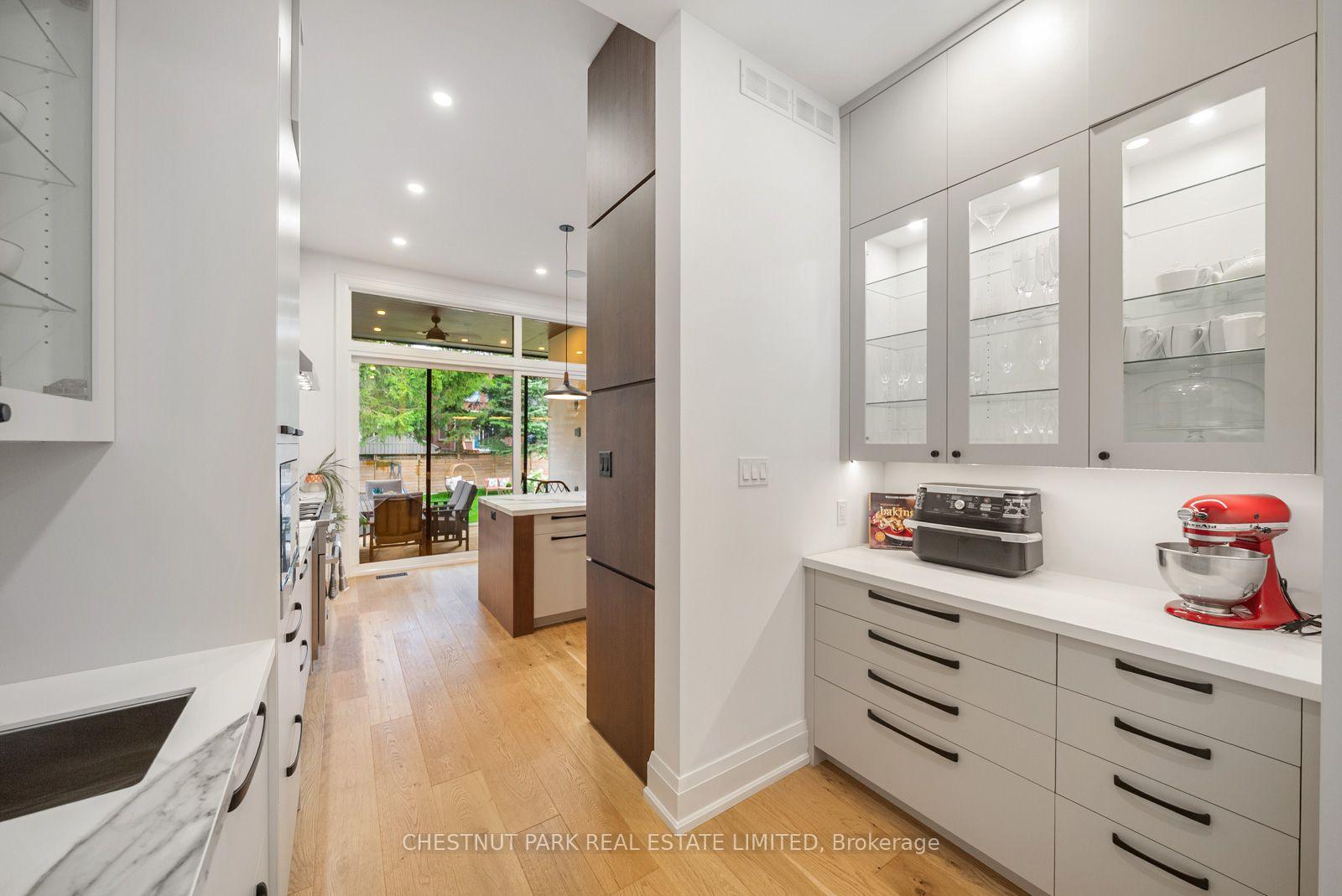4 Bedroom Single Family Home/House's Image 4