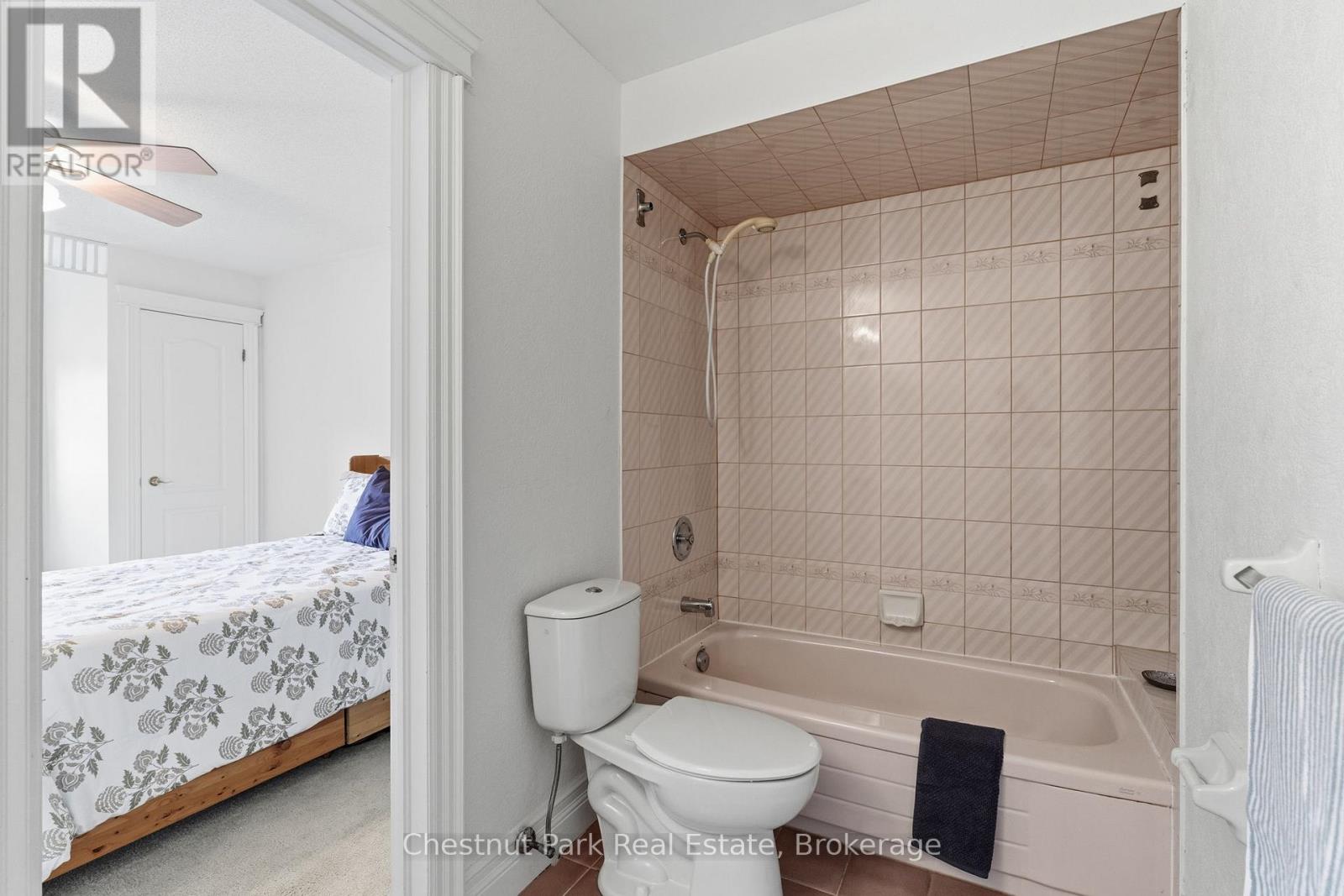 5 Bedroom Single Family Home/House's Image 31