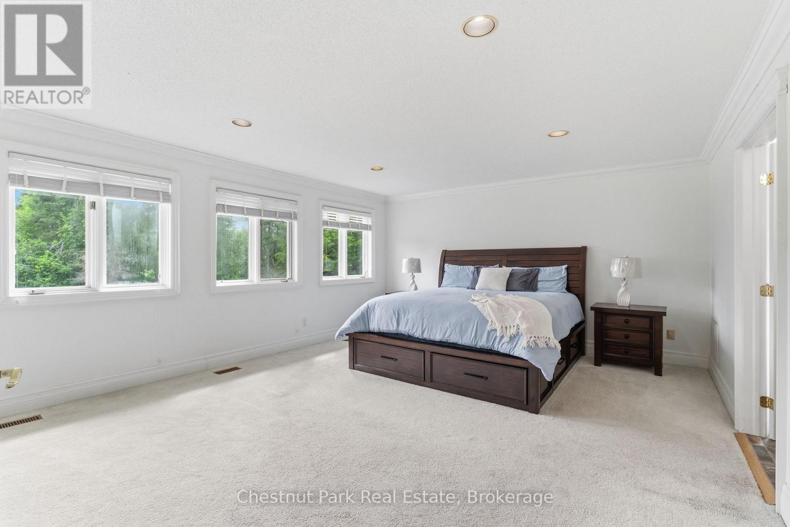 5 Bedroom Single Family Home/House's Image 22