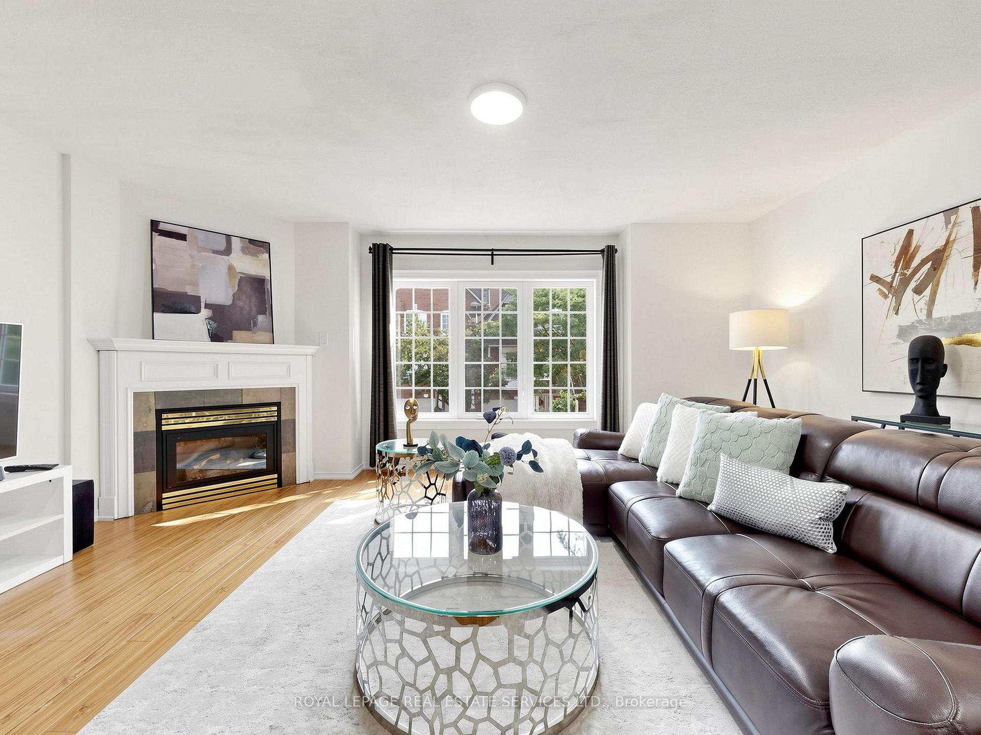 11 - 1575 South Parade Court Mississauga Ontario Canada Sale residential JOJO  LEGASPI Royal LePage Real Estate Services Ltd., Brokerage *