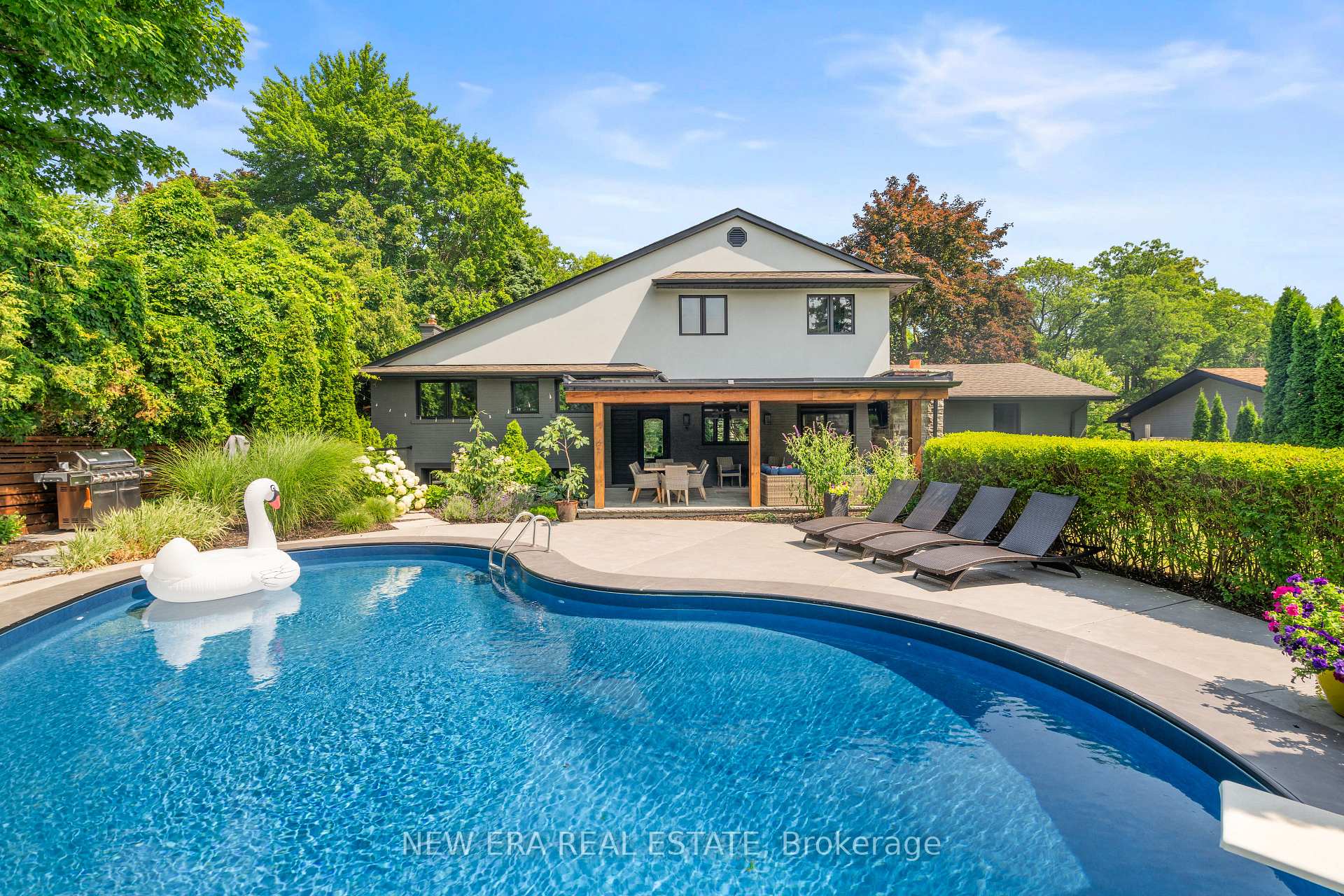 261 Pinetree Way Mississauga Ontario Canada Sale residential Elena Vankevich Brokerage Information: Not available, please contact website owner