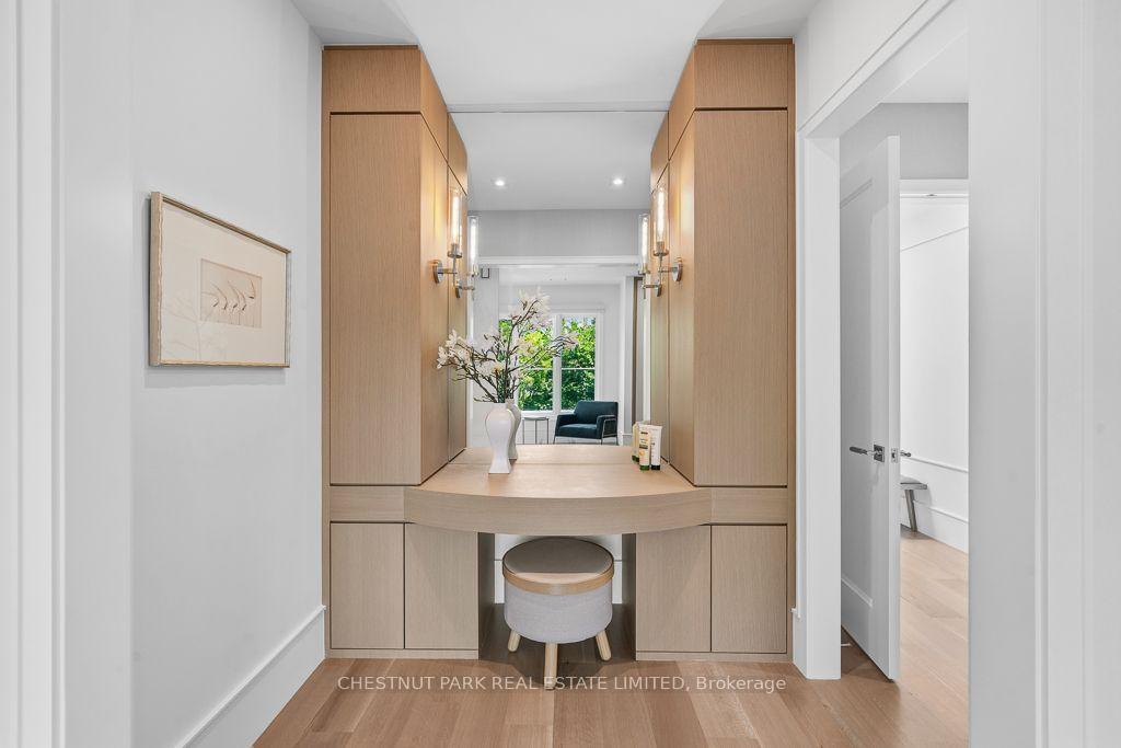 5 Bedroom Single Family Home/House's Image 21