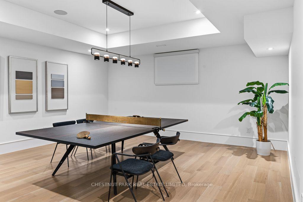 5 Bedroom Single Family Home/House's Image 27