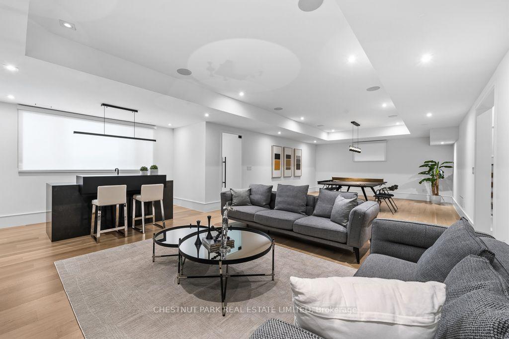 5 Bedroom Single Family Home/House's Image 26