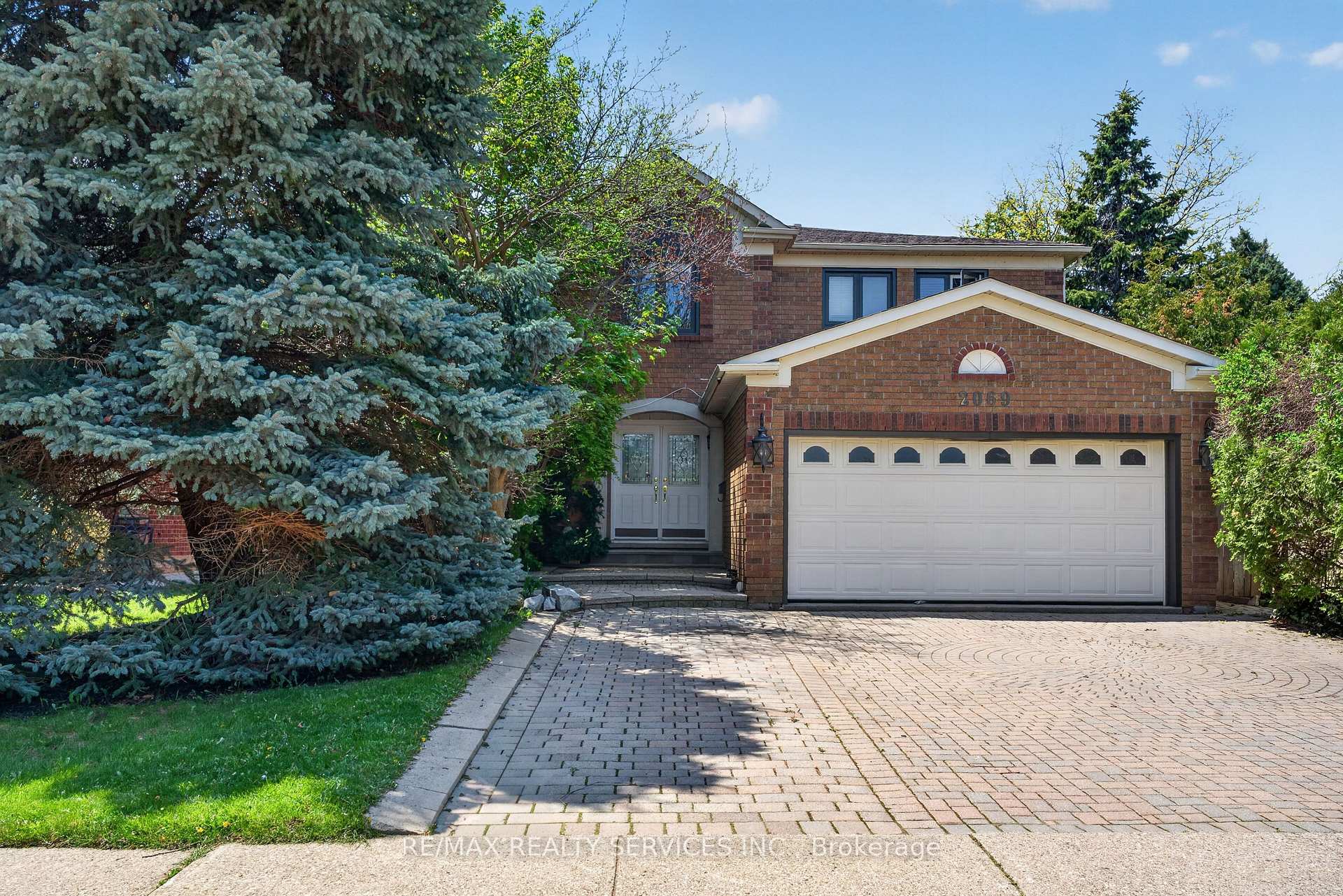 2069 Schoolmaster Circle Oakville Ontario Canada Sale residential Gary Bhinder RE/MAX Realty Services Inc., Brokerage*