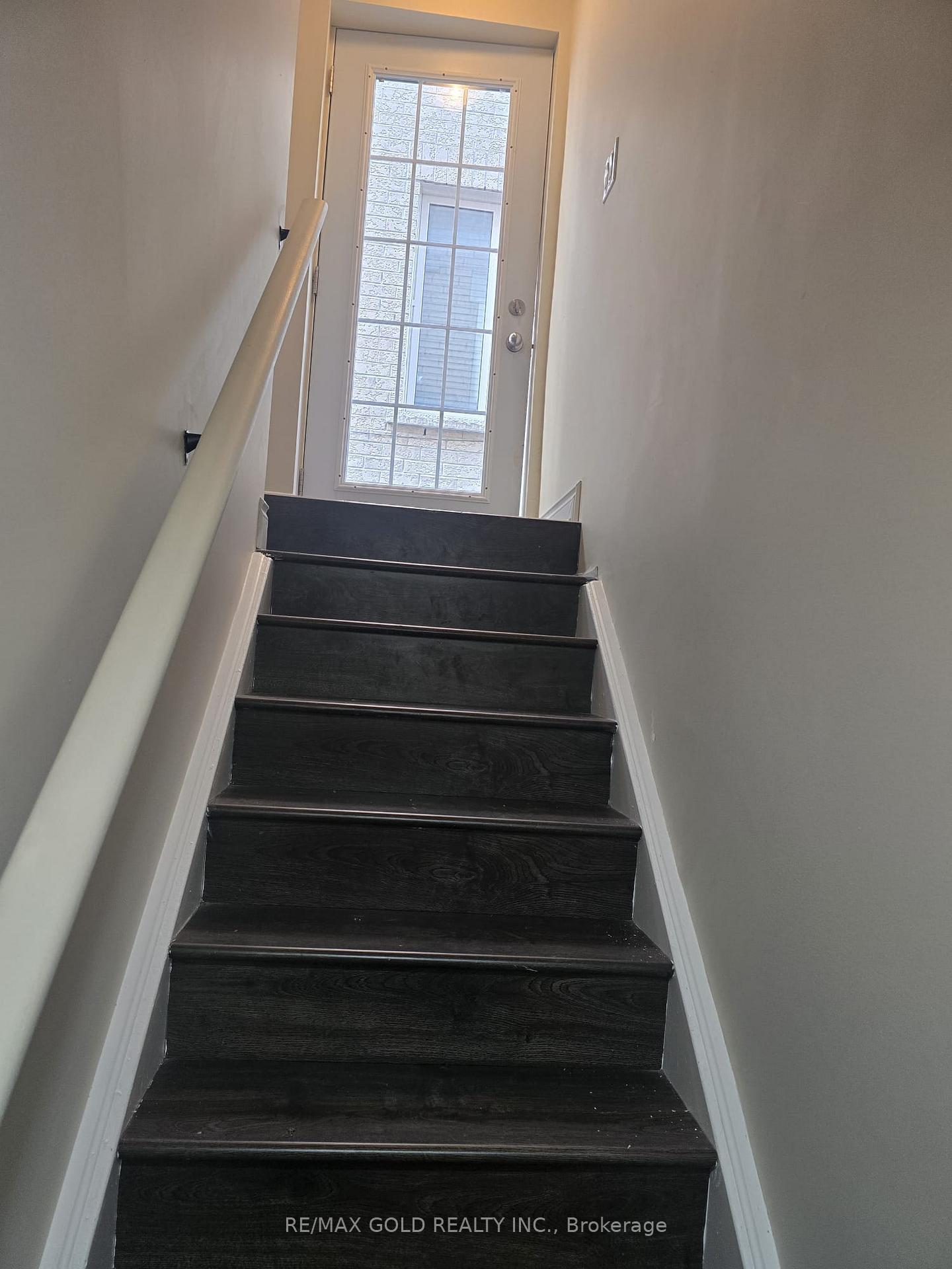 Bsmt - 35 Dolobram Trail Brampton Ontario Canada Rent residential Rashminder Chadha REMAX Gold Realty Inc., Brokerage*