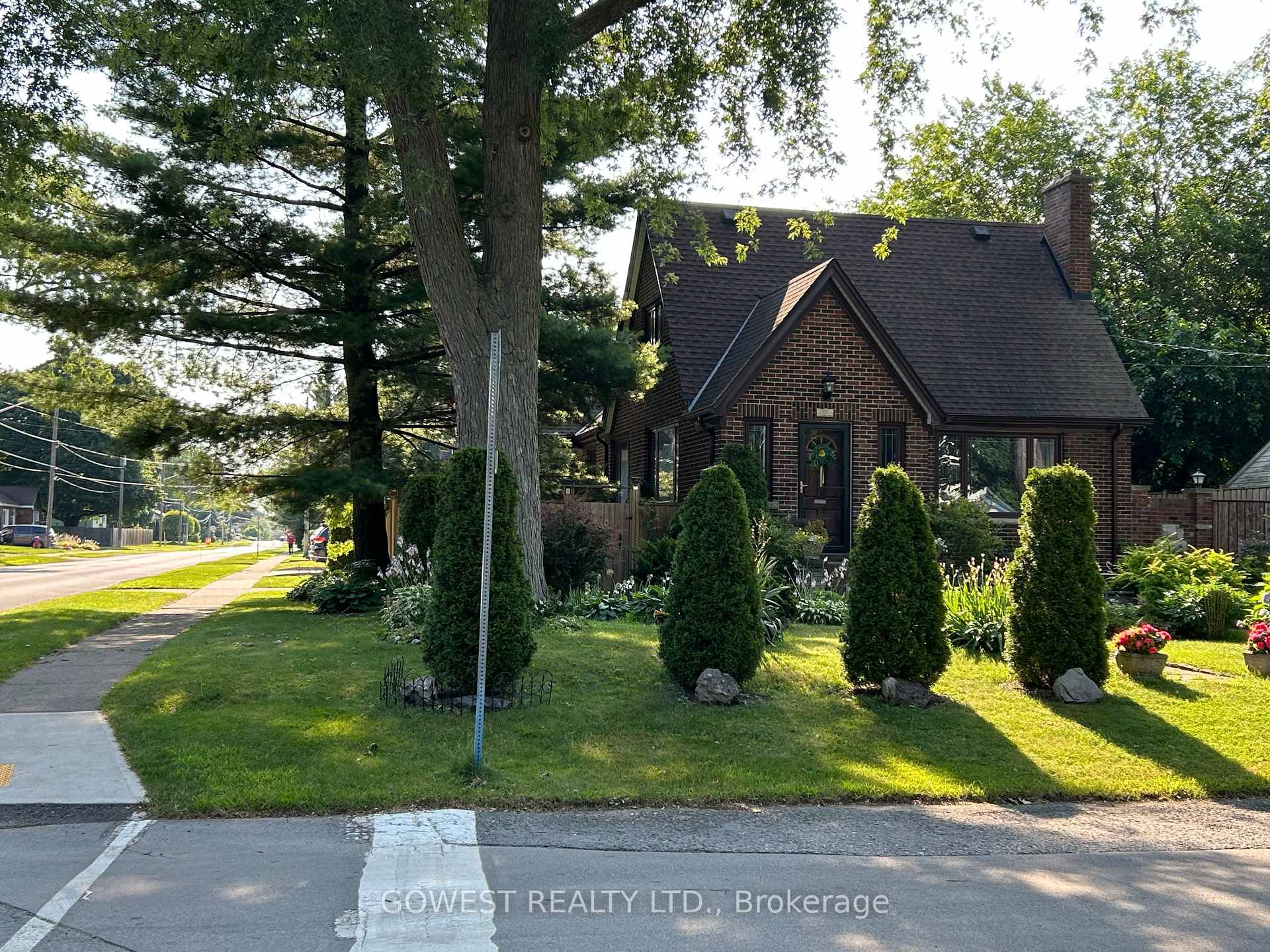6054 Corwin Avenue Niagara Falls Ontario Canada Sale residential MILA GAWRYSIAK GoWest Realty Ltd., Brokerage *