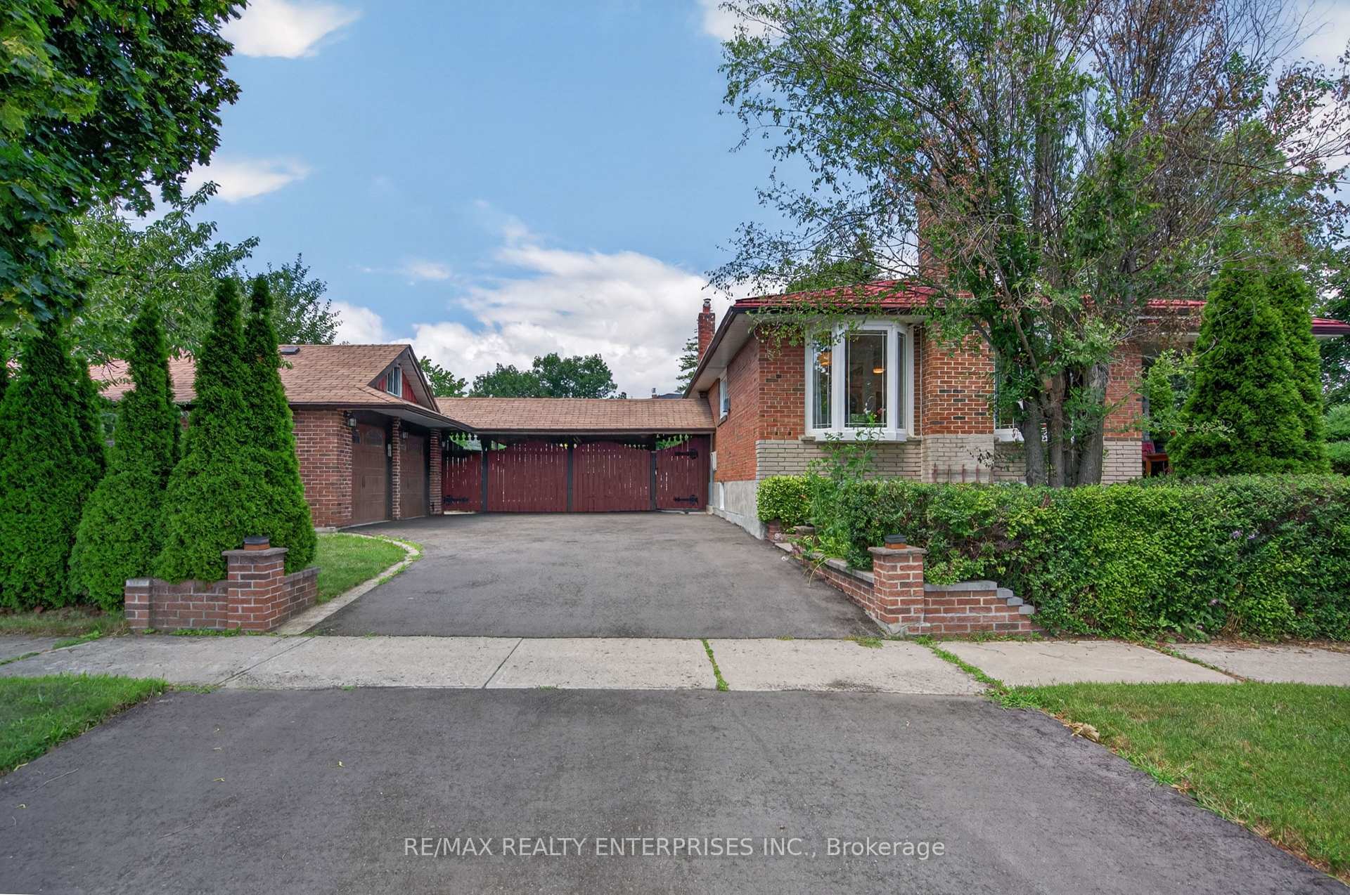 1282 Daimler Road Mississauga Ontario Canada Sale residential   THE TORUN TEAM | Re/Max Realty Enterprises Inc. Brokerage*