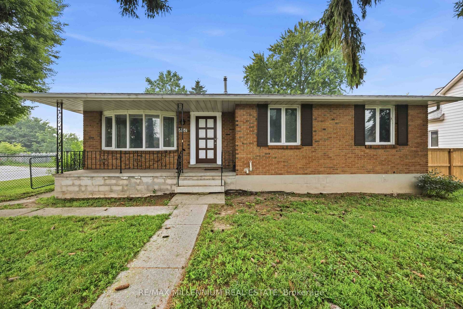 867 Wellington Street Sarnia Ontario Canada Sale residential Linda Miller RE/MAX PRIME PROPERTIES UNIQUE GROUP, BROKERAGE
