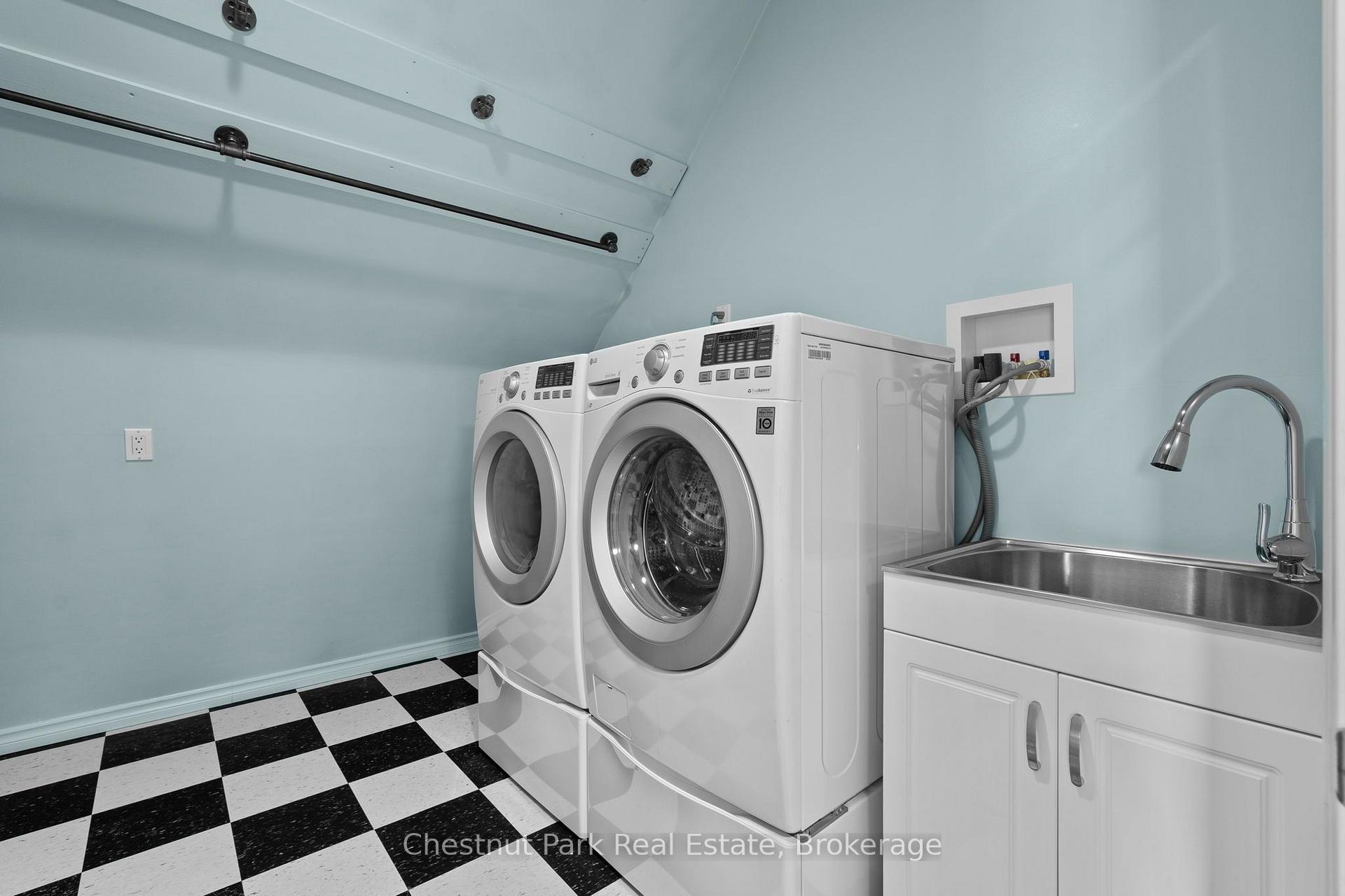 3 Bedroom Single Family Home/House's Image 34