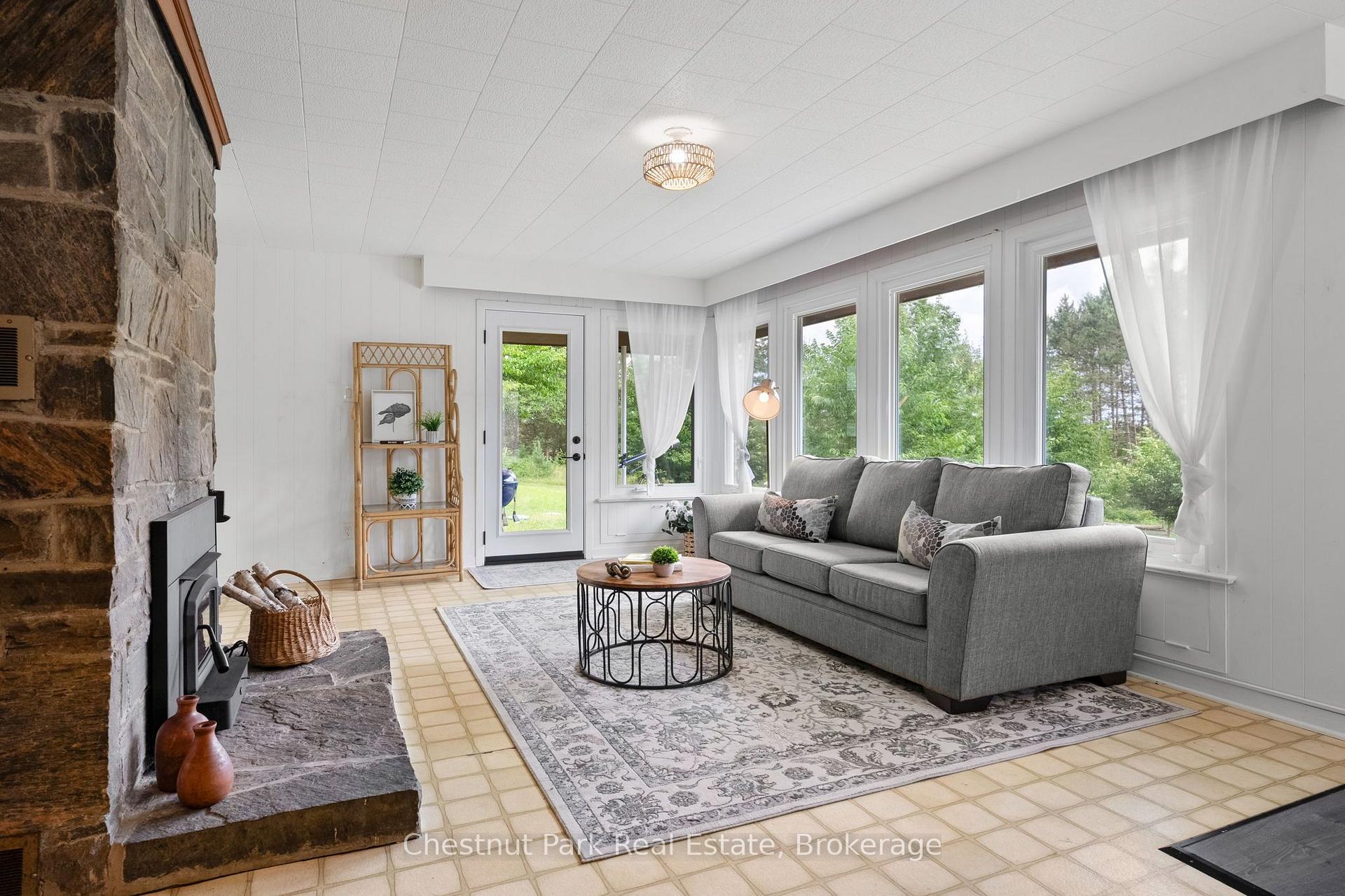3 Bedroom Single Family Home/House's Image 14