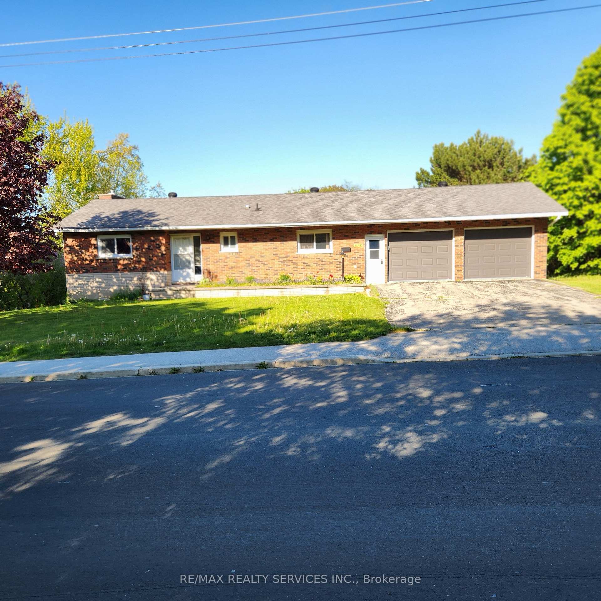 1 Helen Street Northern Bruce Peninsula Ontario Canada Sale residential Joga Reehal RE/MAX Realty Services Inc., Brokerage*