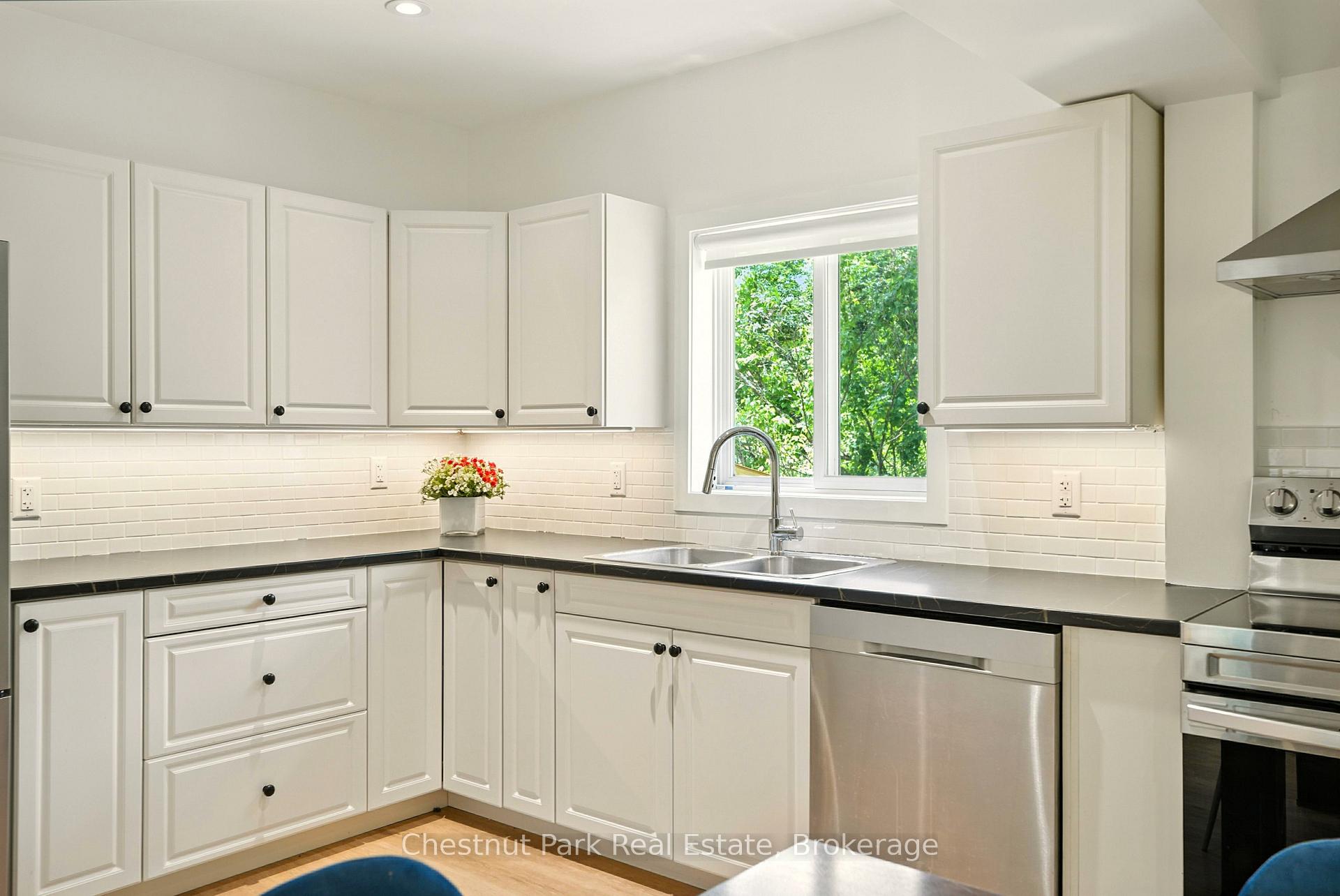 5 Bedroom Single Family Home/House's Image 8