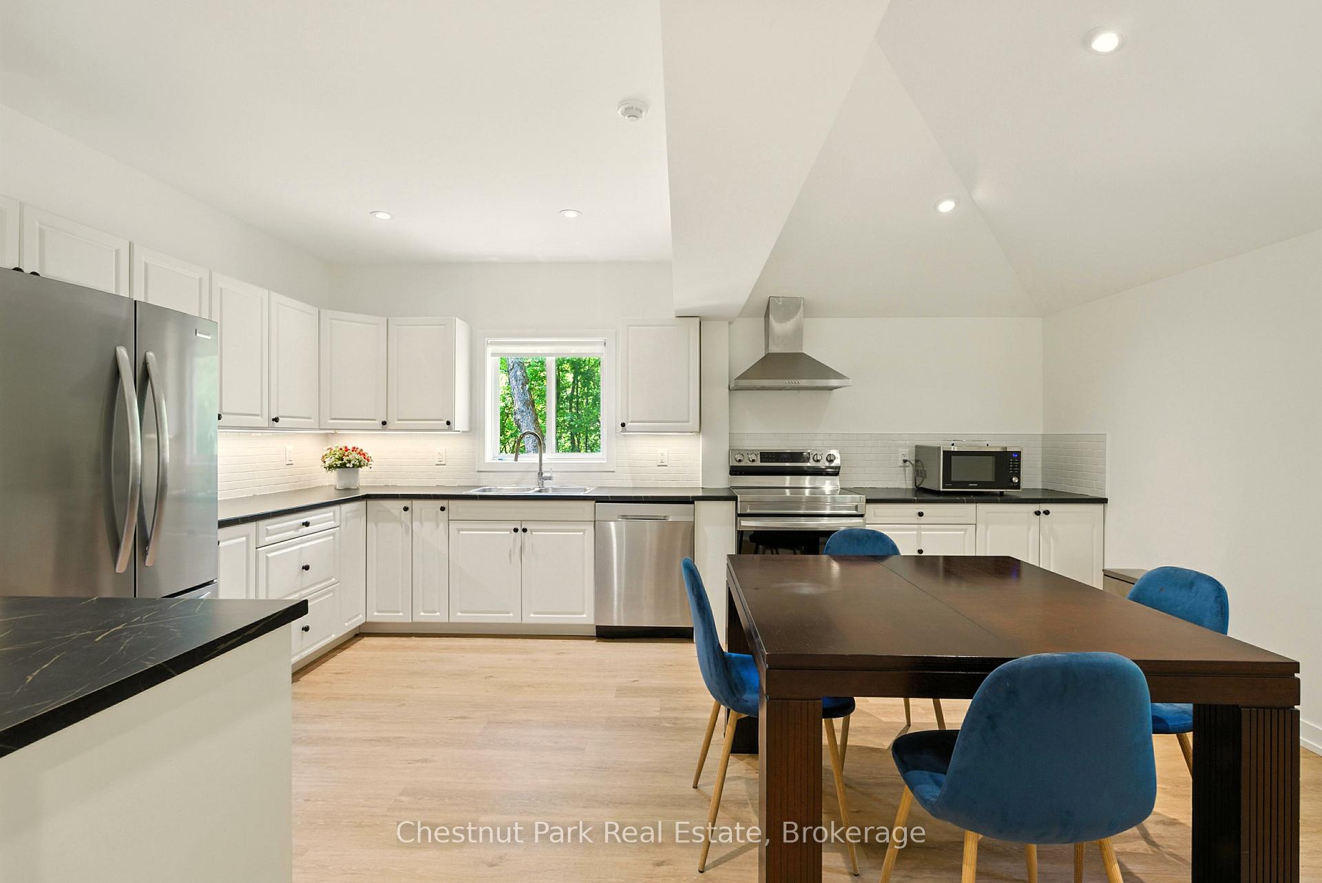 5 Bedroom Single Family Home/House's Image 7