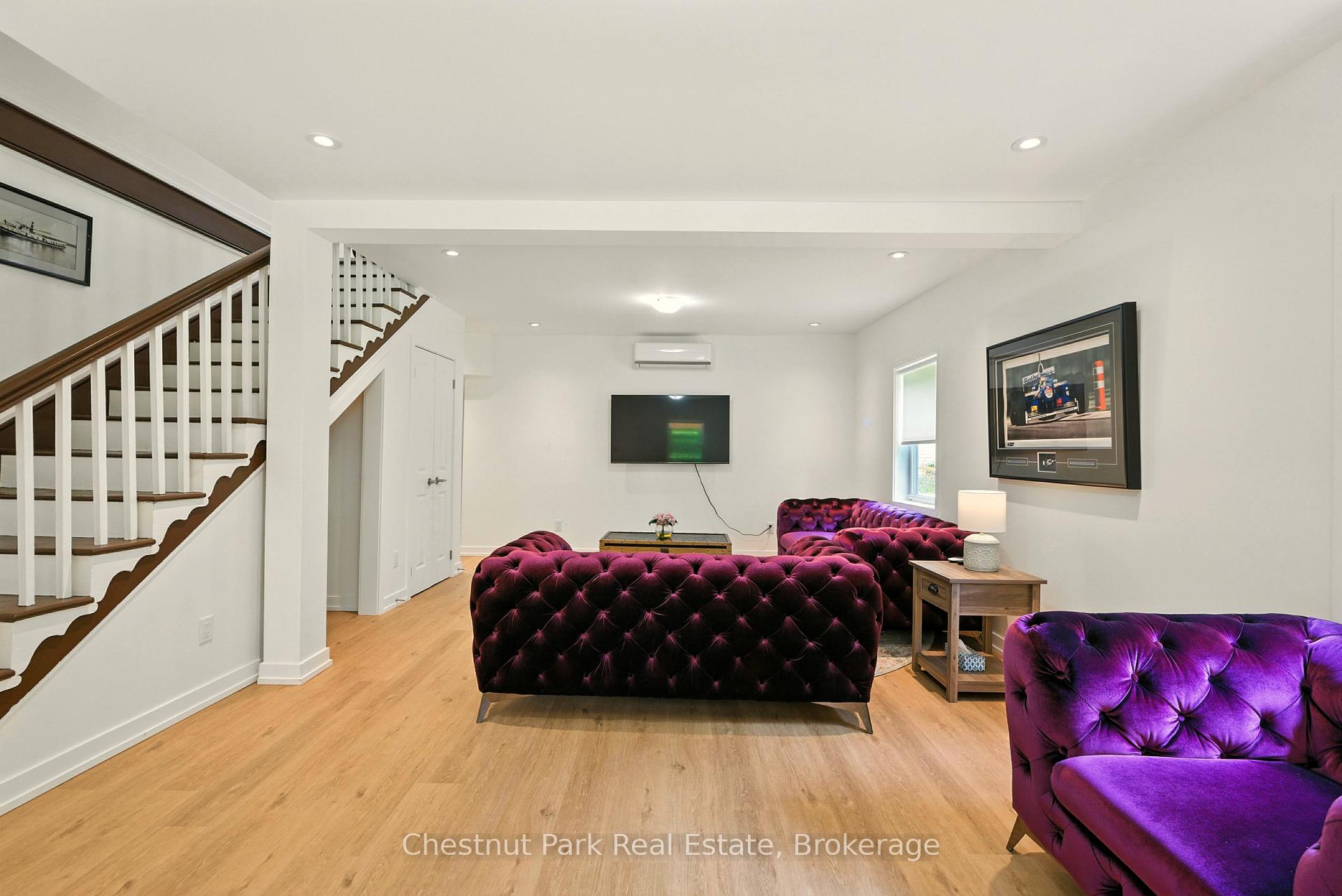 5 Bedroom Single Family Home/House's Image 6