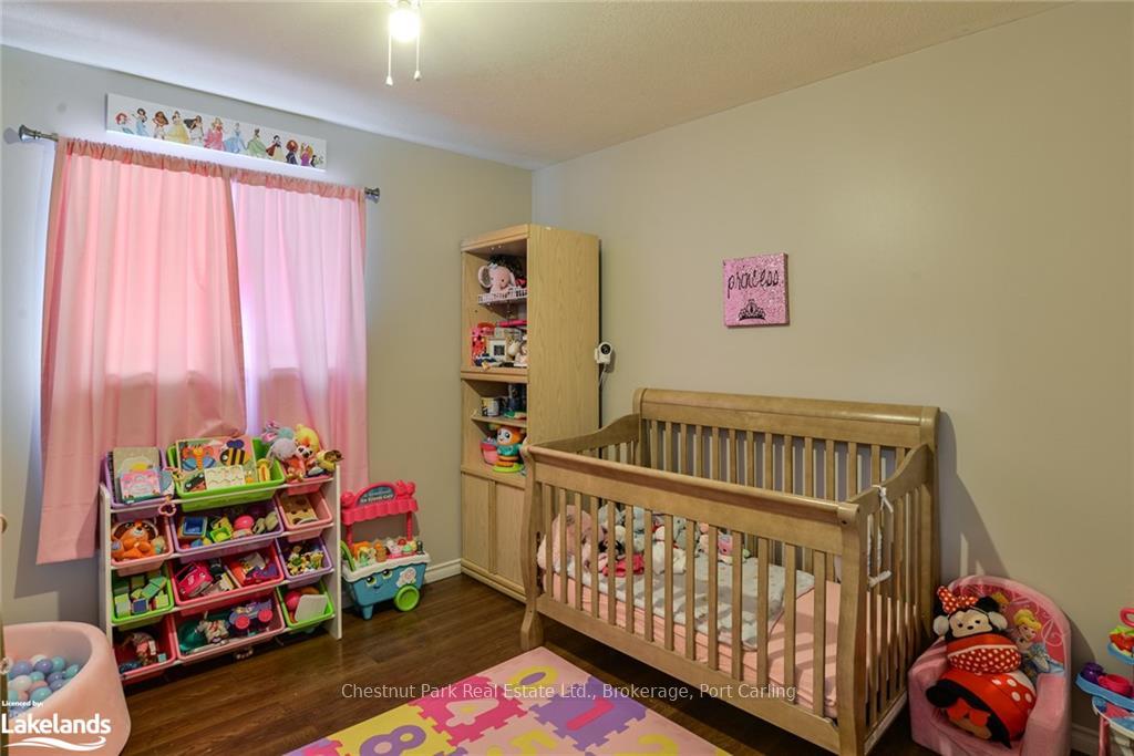 5 Bedroom Single Family Home/House's Image 15