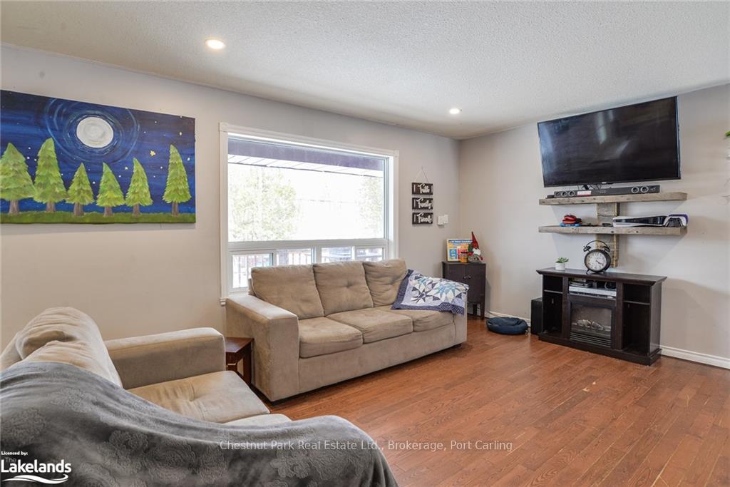 5 Bedroom Single Family Home/House's Image 9