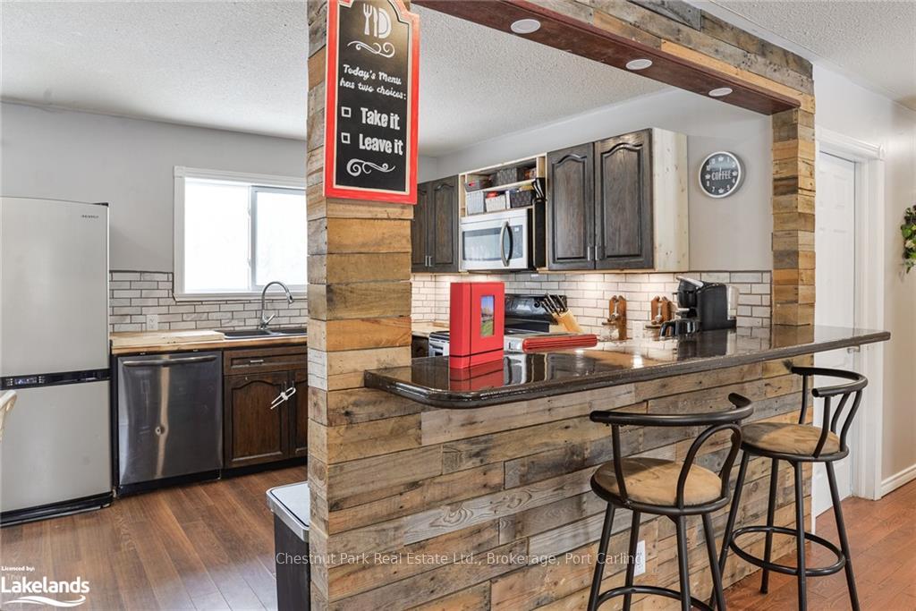 5 Bedroom Single Family Home/House's Image 11